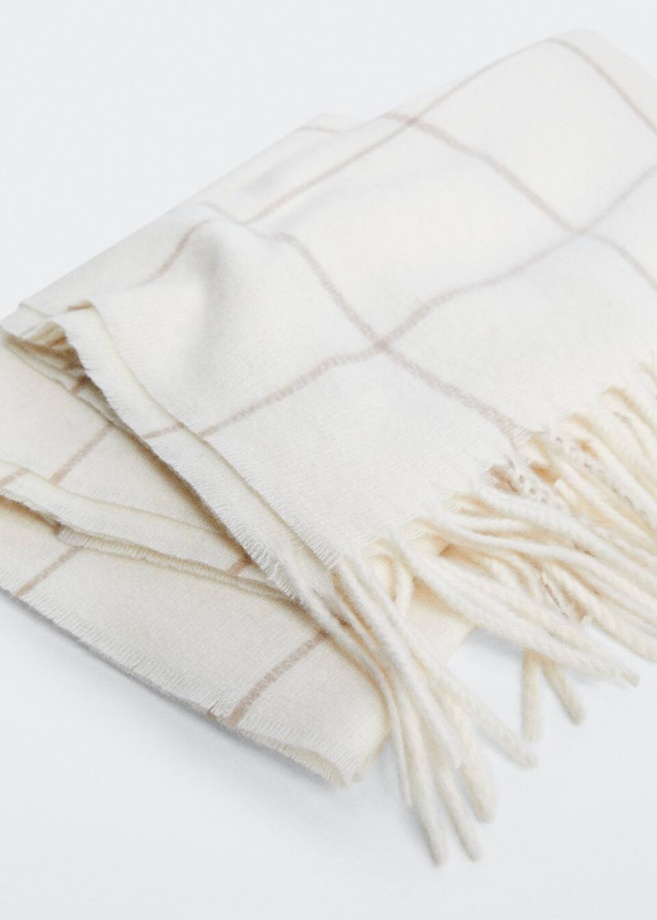 Fringed check scarf | MANGO (US)