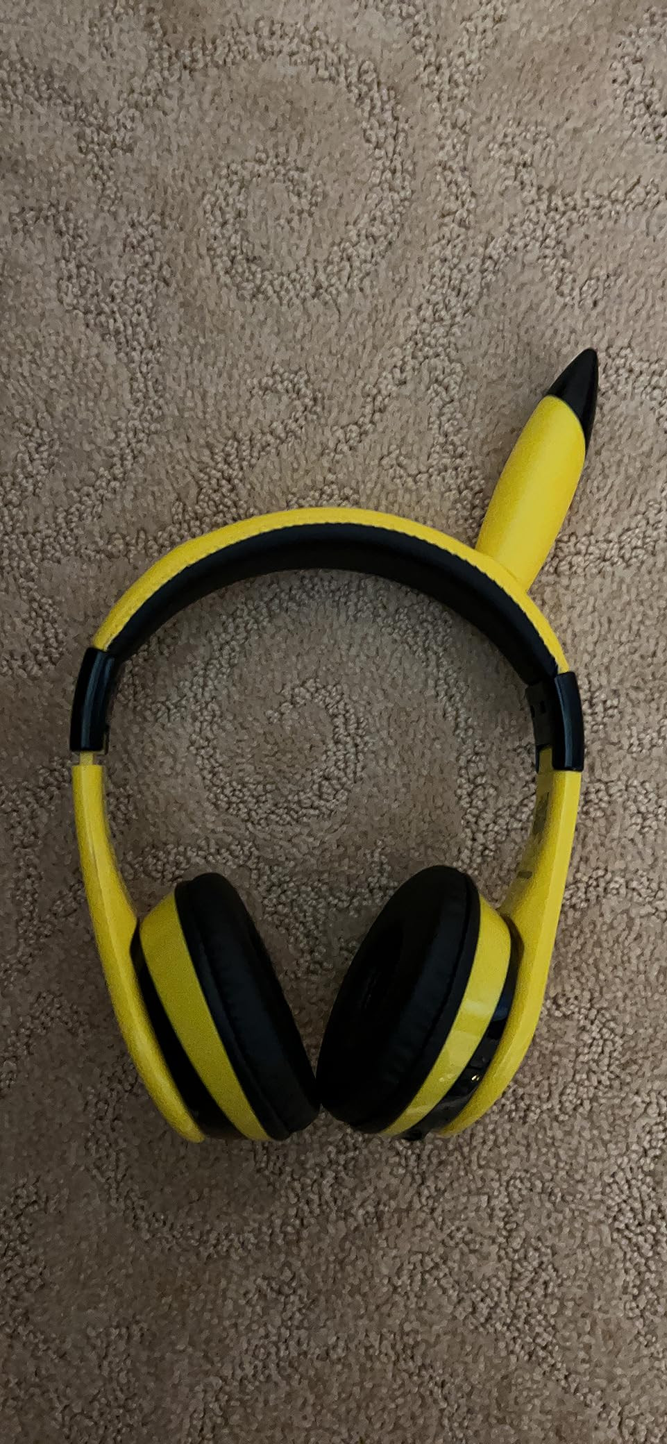 eKids Pokemon Kids Bluetooth Headphones, Wireless Headphones with Microphone Includes Aux Cord, V... | Amazon (US)