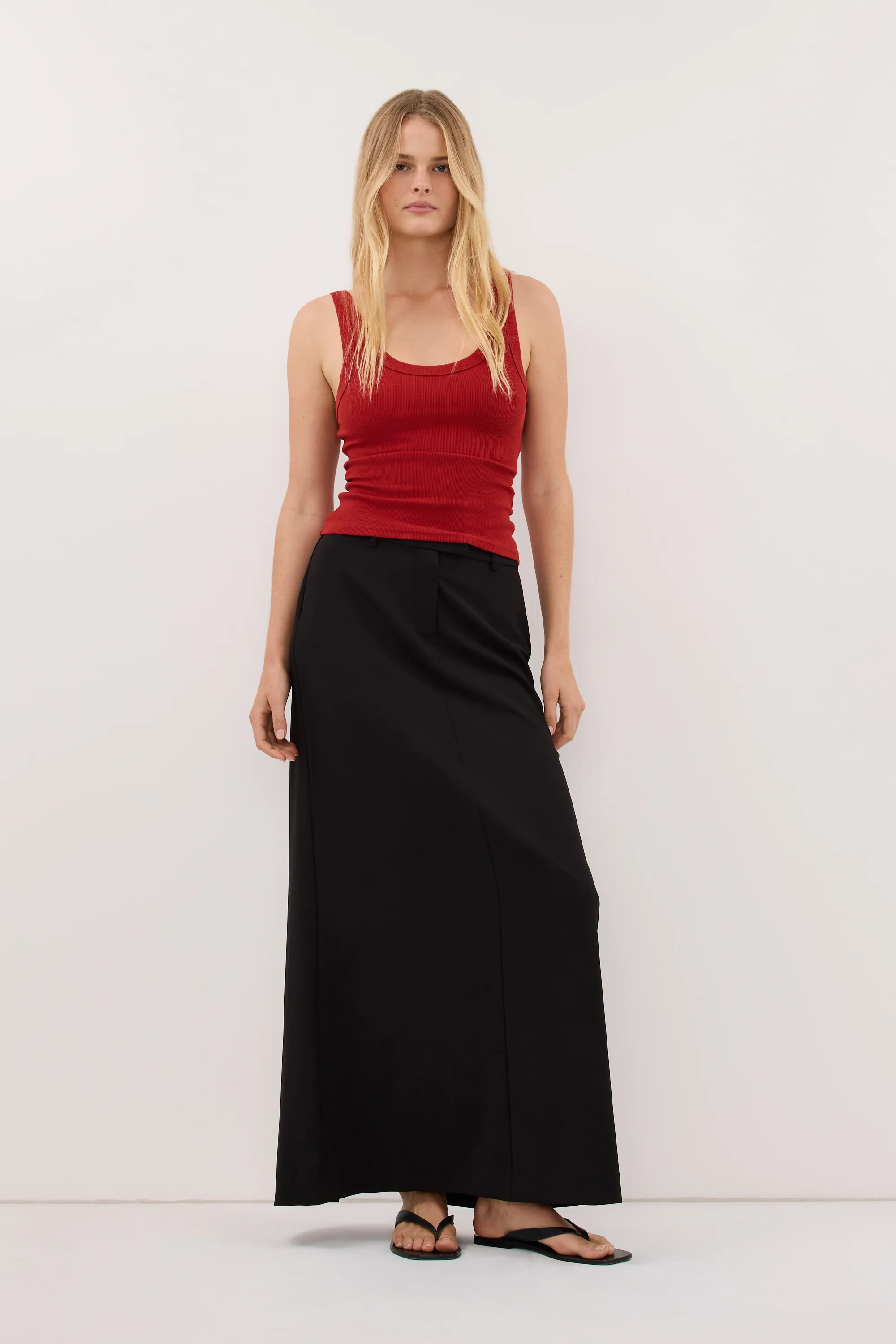 PHOEBE BURNT RED SCOOP NECK TANK TOP | DISSH
