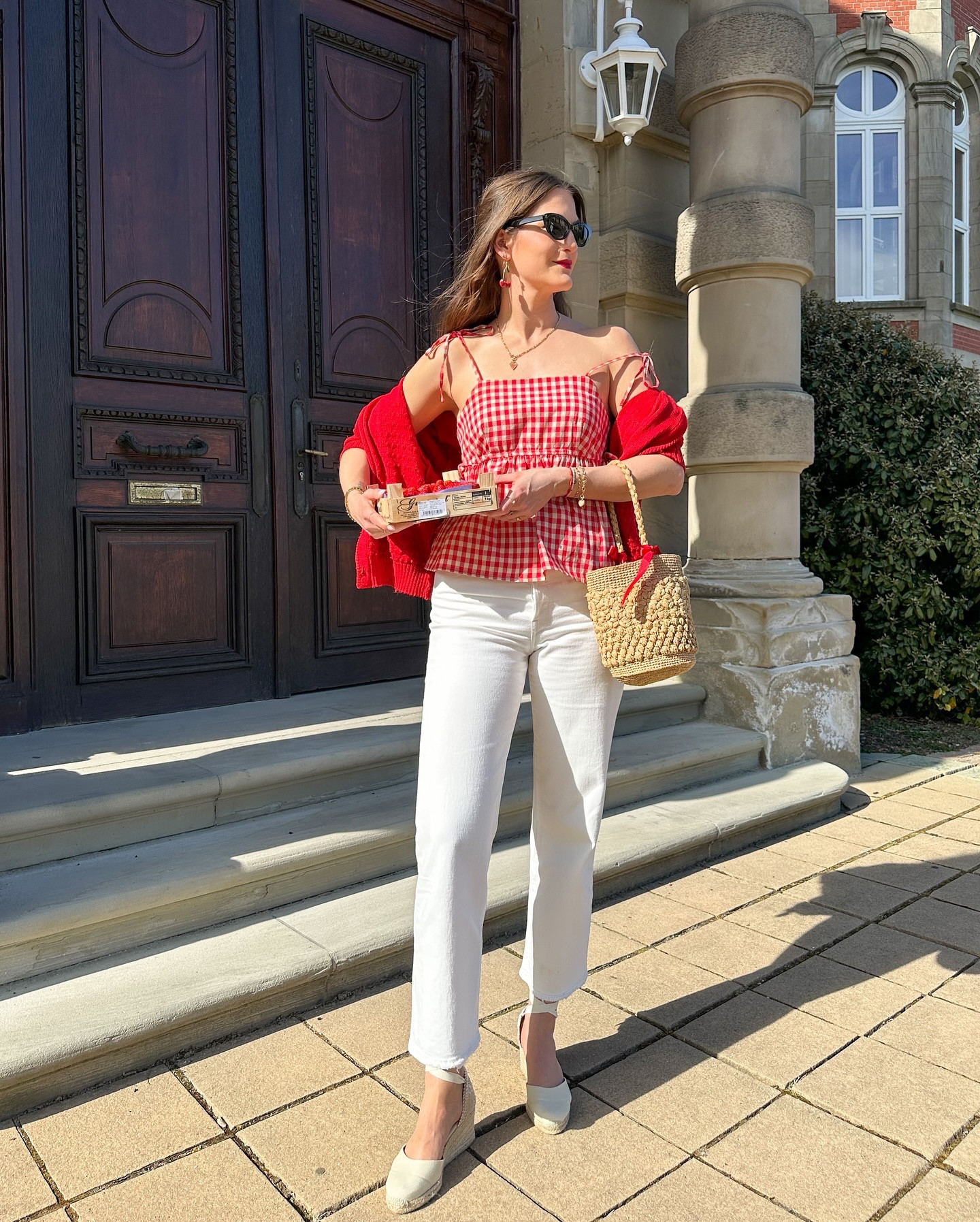 Fresh strawberries delivery for you 🍓
Un peu de Vichy, mon fidèle Levi’s et une paire d’espadrilles pour profiter de la douceur du printemps 🌸
[brands tagged, any question, dm me 🫶🏻]
•
•
•
•
Spring outfit, Pinterest vibes, spring mood, pop of red, mode printemps, inspiration mode. Look Vichy 
#springoutfitideas #springoutfitinspo #popofred #frenchgirlstyle #parisiennestyle #espadrilleshoes #strawbags #frenchgirldaily

#LTKeurope #LTKspring #LTKfrance