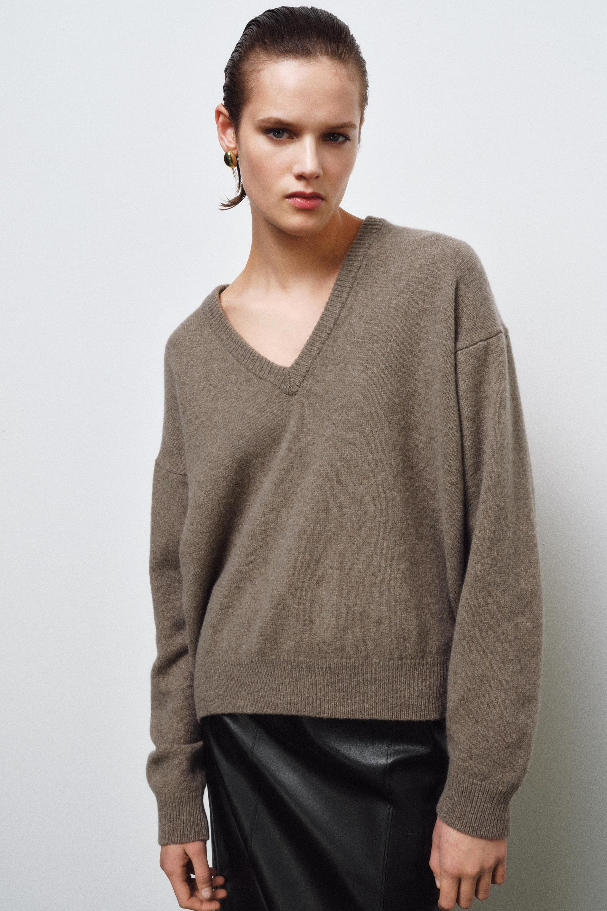 CASHMERE AND WOOL V-NECK JUMPER | Zara US