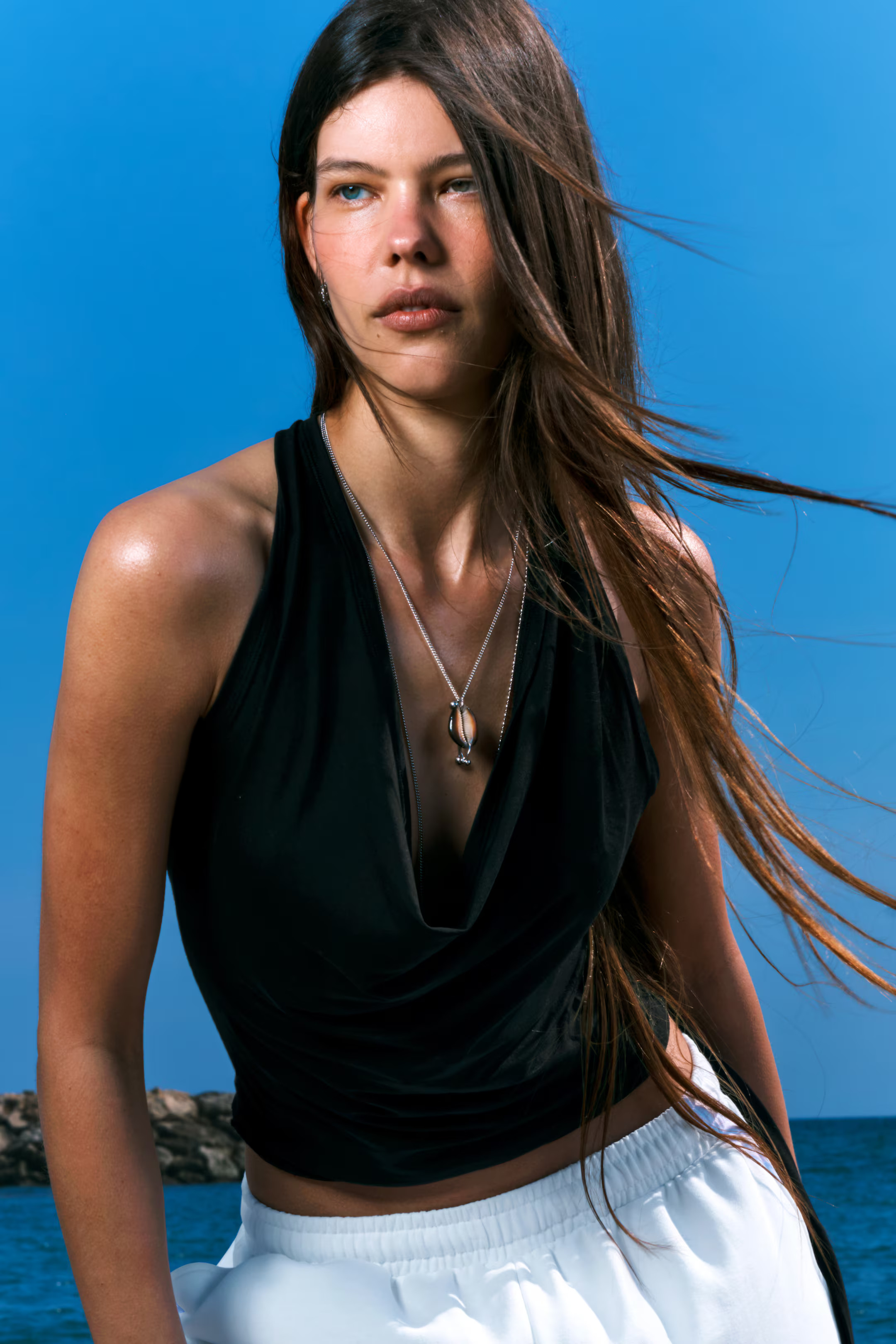 Neckholder-Top mit Wasserfallausschnitt | H&M (DE, AT, CH, NL, FI)