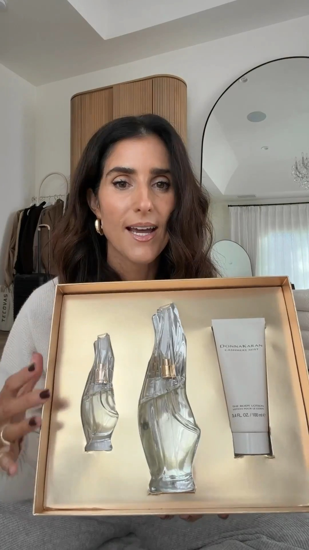 This Cashmere Mist set from @donnakaran is perfect for the holidays… it comes with a full size fragrance, a travel size that’s great for on the go, and the dreamiest scented body lotion that keeps your skin hydrated through the cold winter months. The scent is clean, cozy, and so universal… I’ve been a fan for years. It’s truly one of those scents you’ll reach for again and again.
@nordstrom #NordstromPartner #DonnaKaranPartner #CashmereMist


#LTKGiftGuide #LTKHoliday #LTKBeauty