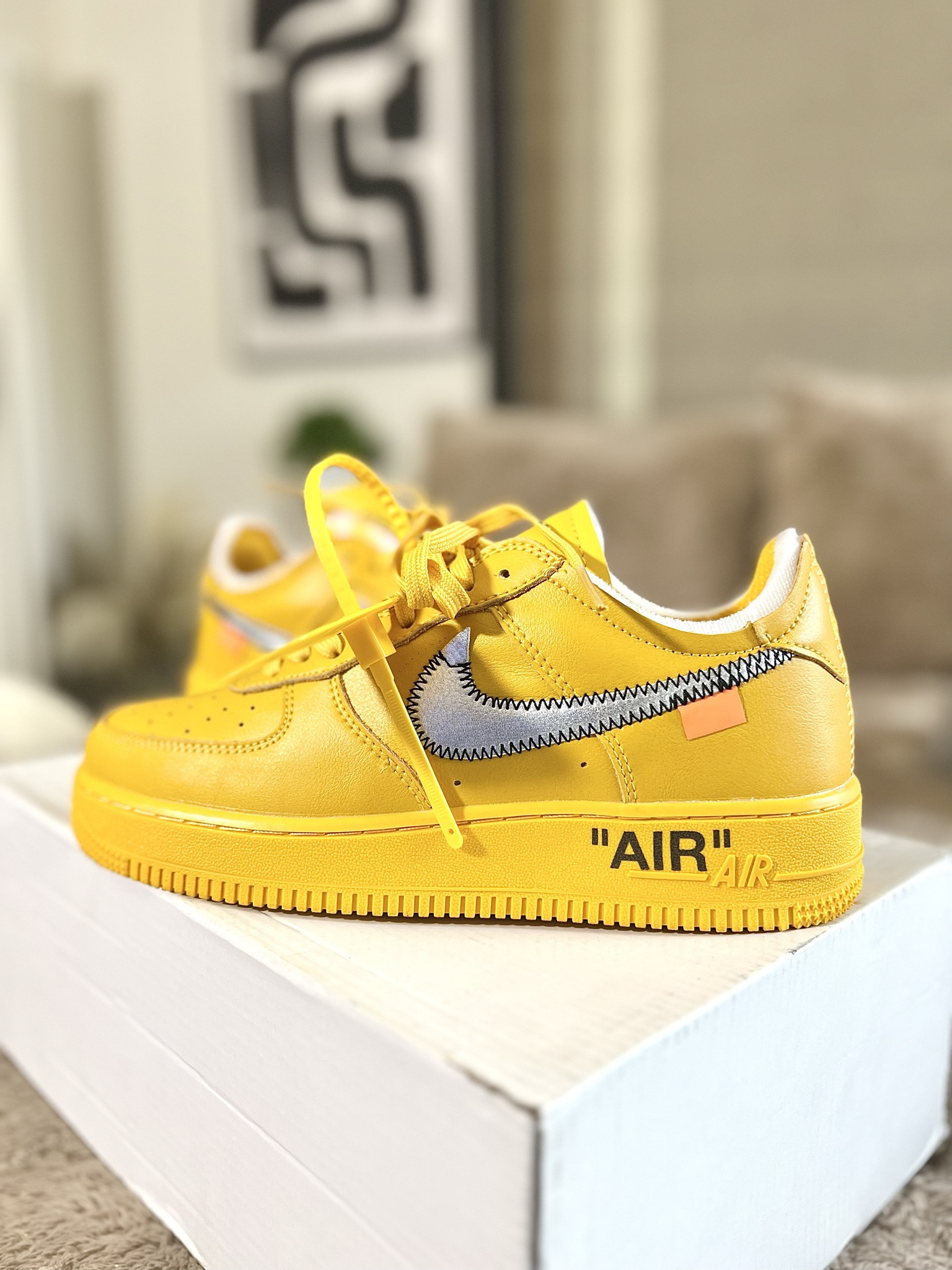 Off-White x Air Force 1 Low 'Lemonade'


low top sneakers, mustard yellow shoes, Nike sneakers, metallic shoes, street style shoe, gifts for her, Christmas gifts

#LTKshoecrush #LTKstyletip #LTKGiftGuide