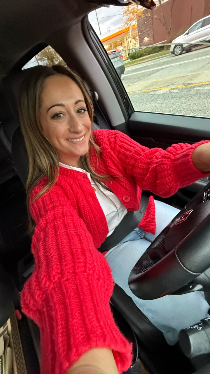 Let’s talk about my outfit that I loved today