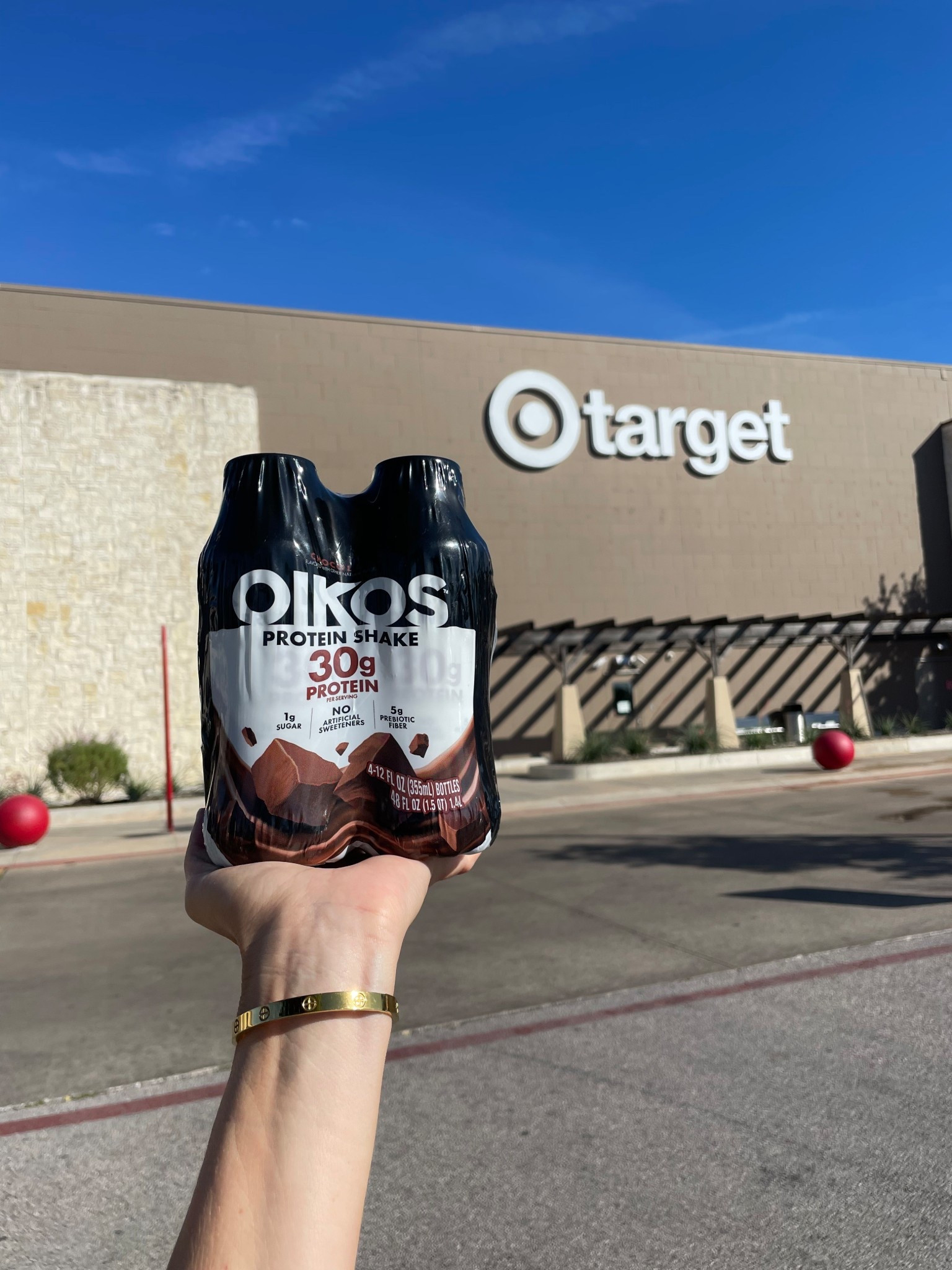 #ad New @oikos Protein Shakes are now available @target in the protein shake aisle. Oikos Protein Shakes contain 30g of complete protein, 5g prebiotic fiber, and 0g added sugar per serving. You can grab the 4pk on sale for $8.99 from 11/9-11/22 *not a low-calorie food

#oikosstrong #oikostarget #targetpartner #targetfinds #target#LTK #liketkit 
