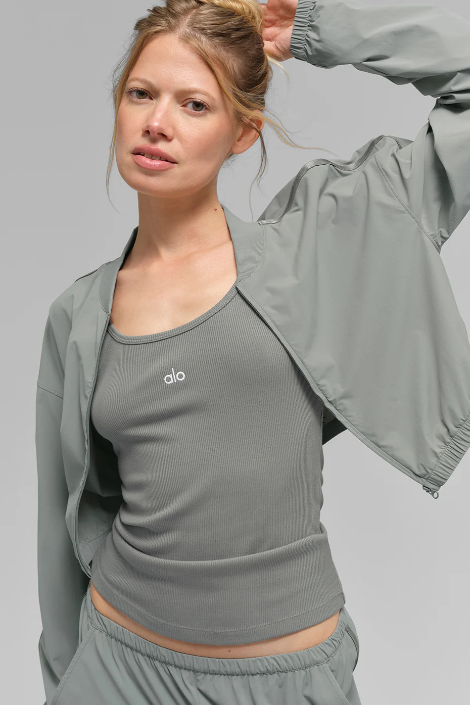 ALO | Cropped Breezy Full-Zip Cover Up Jacket in Lunar Grey, Size: 2XS | Alo Yoga (US)