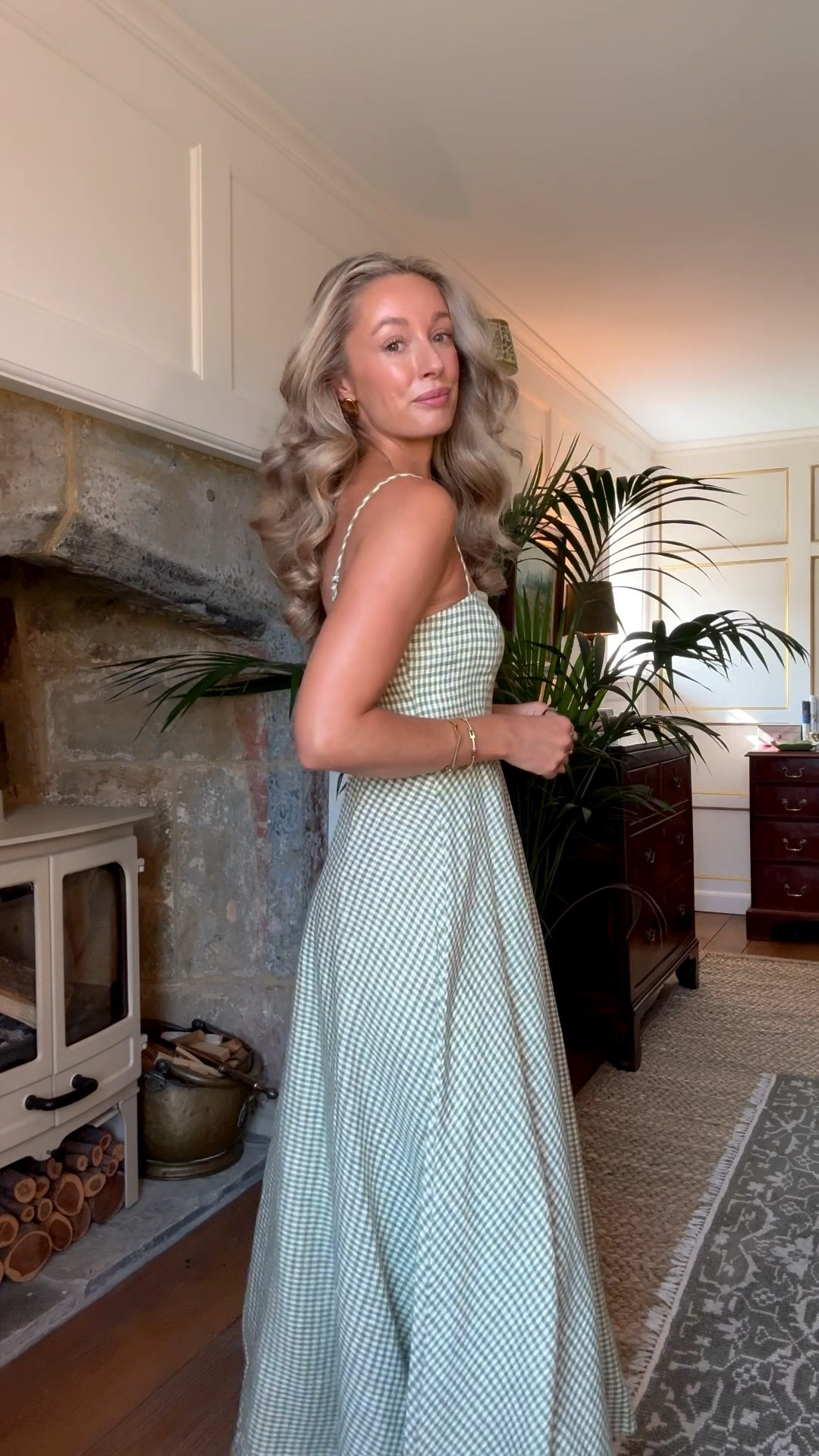 Gingham dresses are the perfect summer staple 🌿🤍
Maxi dresses, hot weather outfits and feminine style 🌸

#LTKsummer #LTKdresses #LTKstyletip