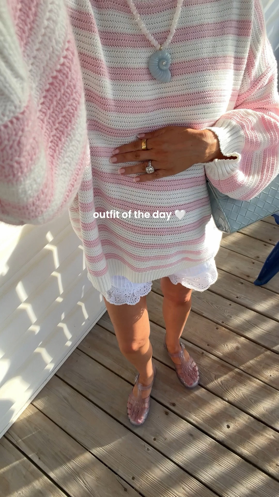 What I’m wearing at the beach tonight! 🤍✨

#LTKmomlife #LTKBump #LTKTravel