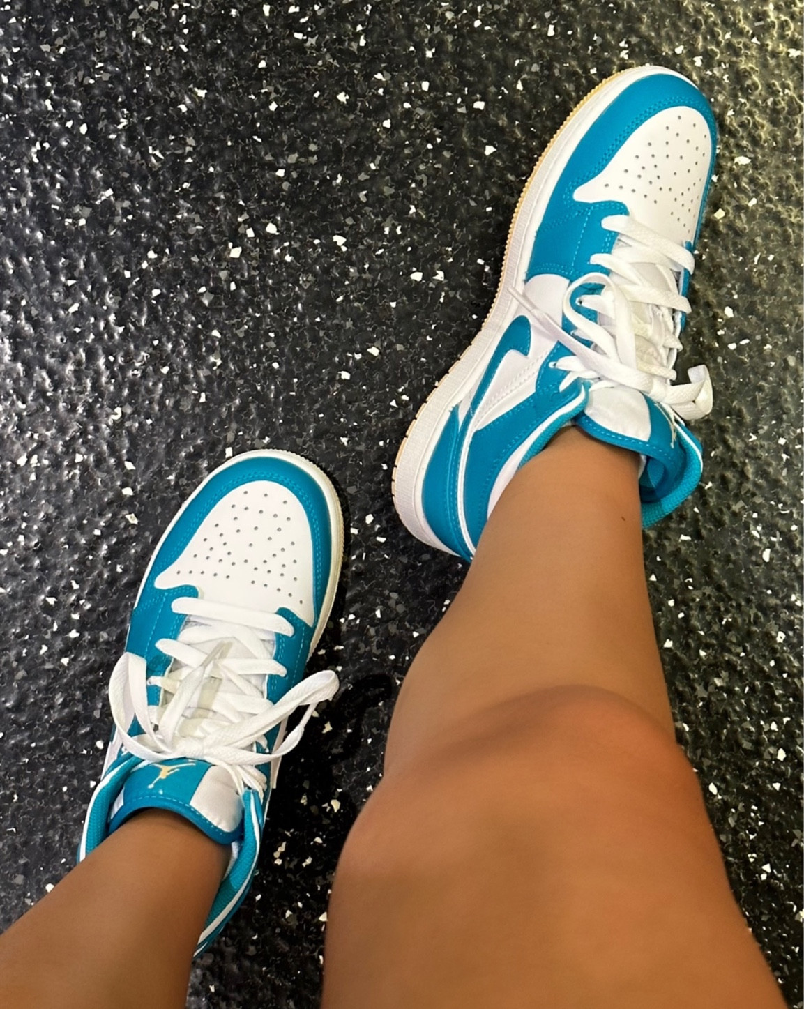 Air Jordan 1 Mid Aqua/ turquoise sneakers 🩵

#LTKstyletip #LTKshoecrush #LTKfindsunder100