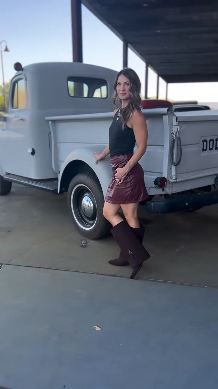 These are the Vivaia Rita boots—sleek, versatile, and so thoughtfully designed. ✨ The knit texture gives them that modern, elevated look while the stretch keeps them comfortable for all-day wear. And yes… they’re water-repellent! 🌧️ Style them short and chic as ankle boots or add the covers for a classic knee-high vibe. Timeless, polished, and endlessly wearable.

#vivaia #vivaiashoes #sustainablestyles #effortlesschic #fallstyle

#LTKShoeCrush #LTKWorkwear #LTKSeasonal