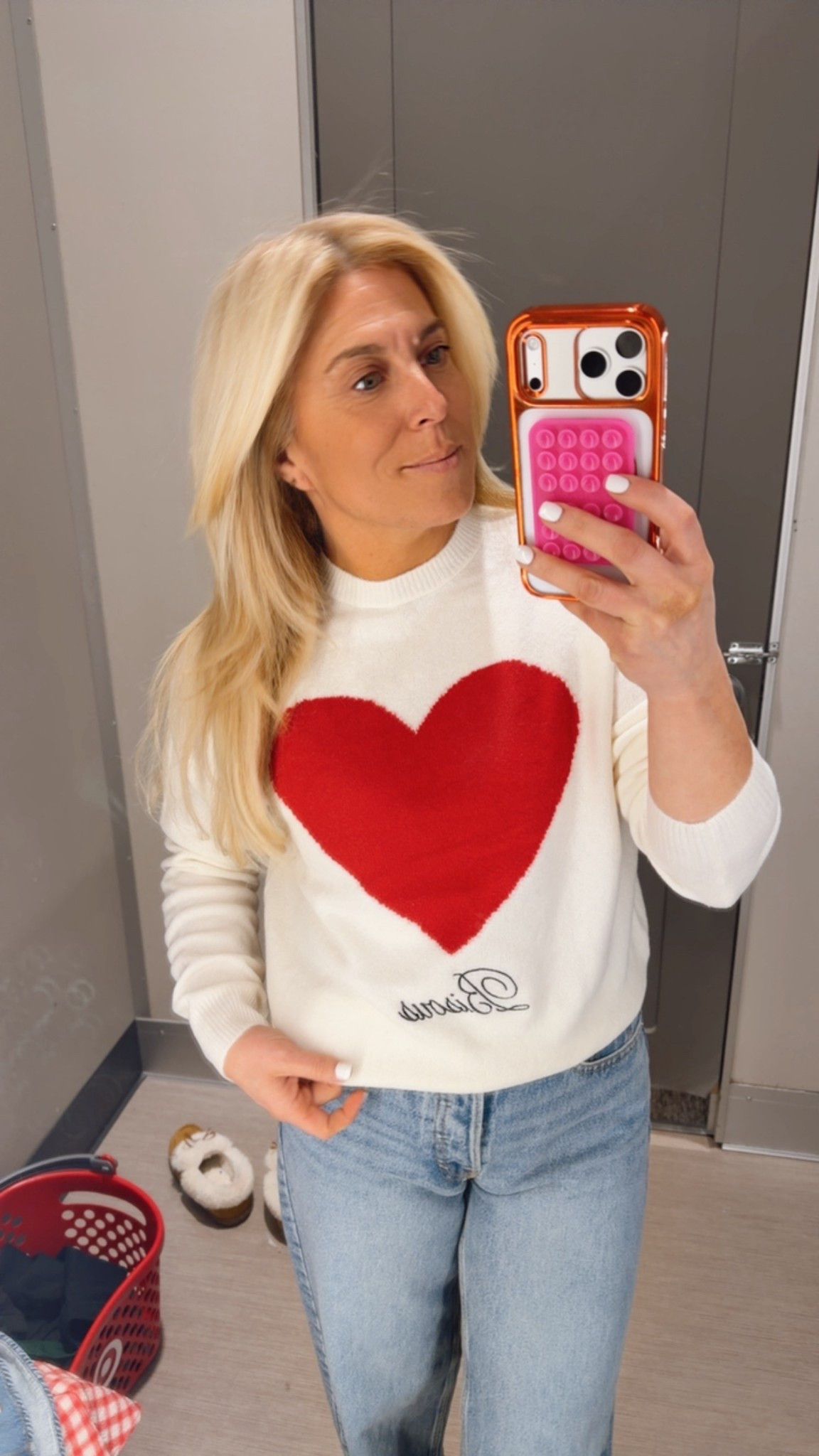 Perfect sweater for Valentine’s Day

#LTKootd