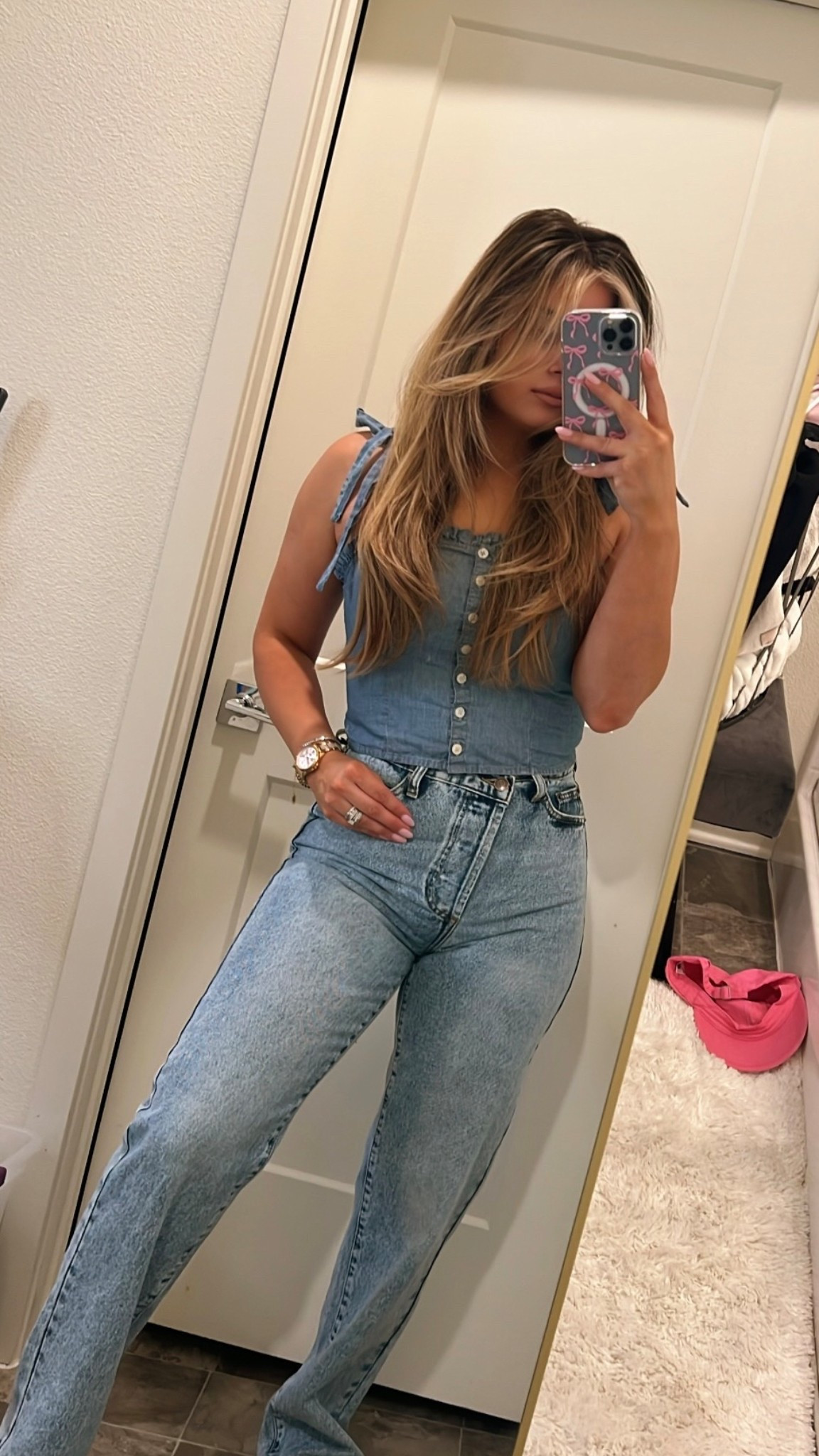 Obsessed with this blow out brush! Salon quality heat styling without the arm ache and brush/ blow dryer combo! 😂🥰

#LTKSaleAlert #LTKBeauty #LTKFindsUnder100