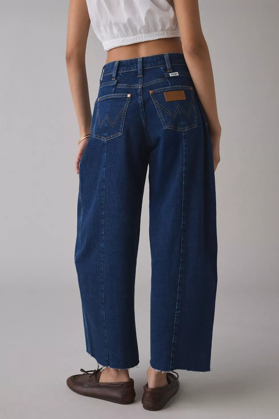 Wrangler Cowboy Denim Delight Mid-Rise Barrel Jean | Urban Outfitters (US and RoW)