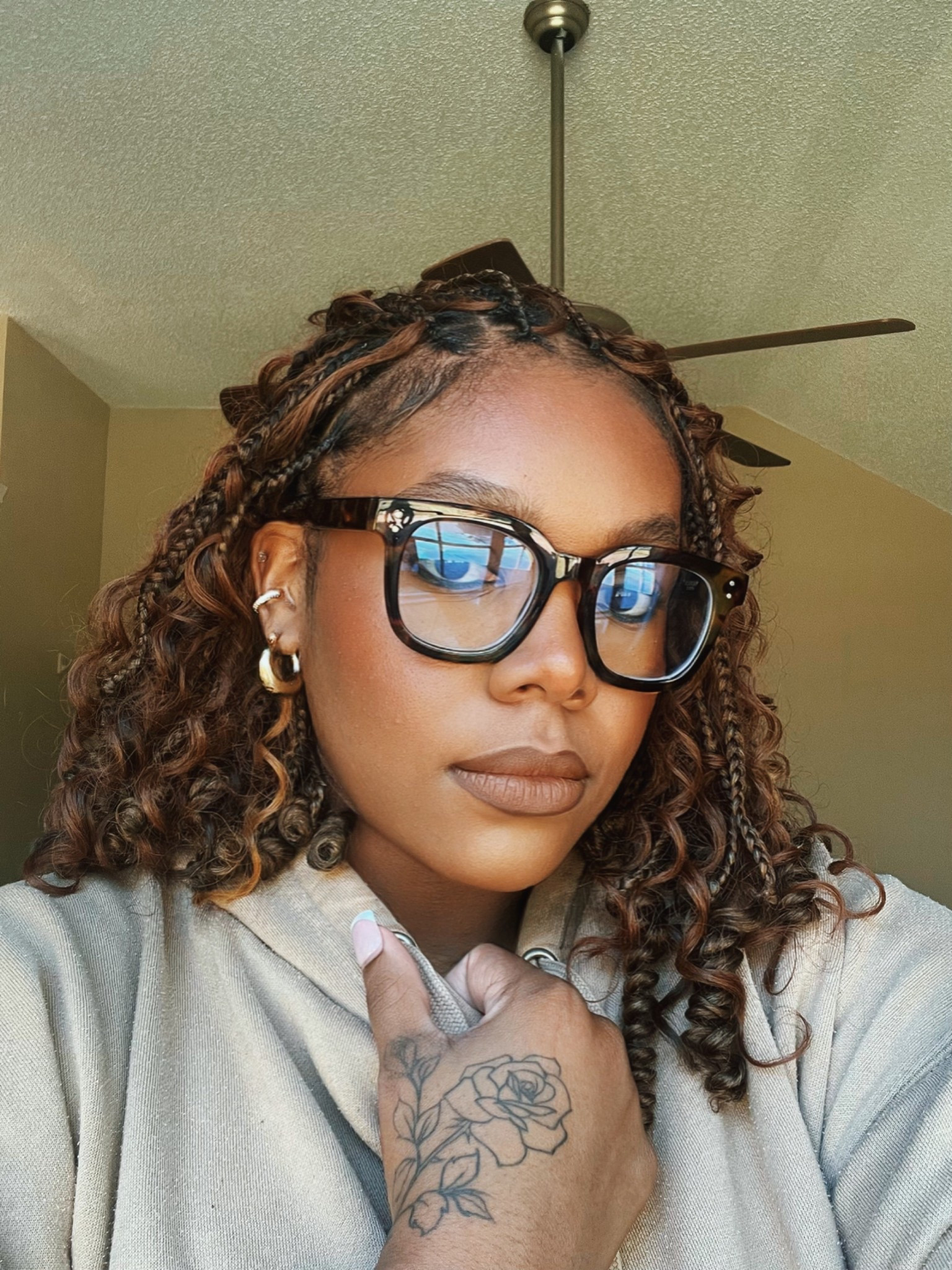 in love with these earrings and glasses. Giving very much fall vibes 

#LTKSeasonal #LTKBeauty #LTKStyleTip