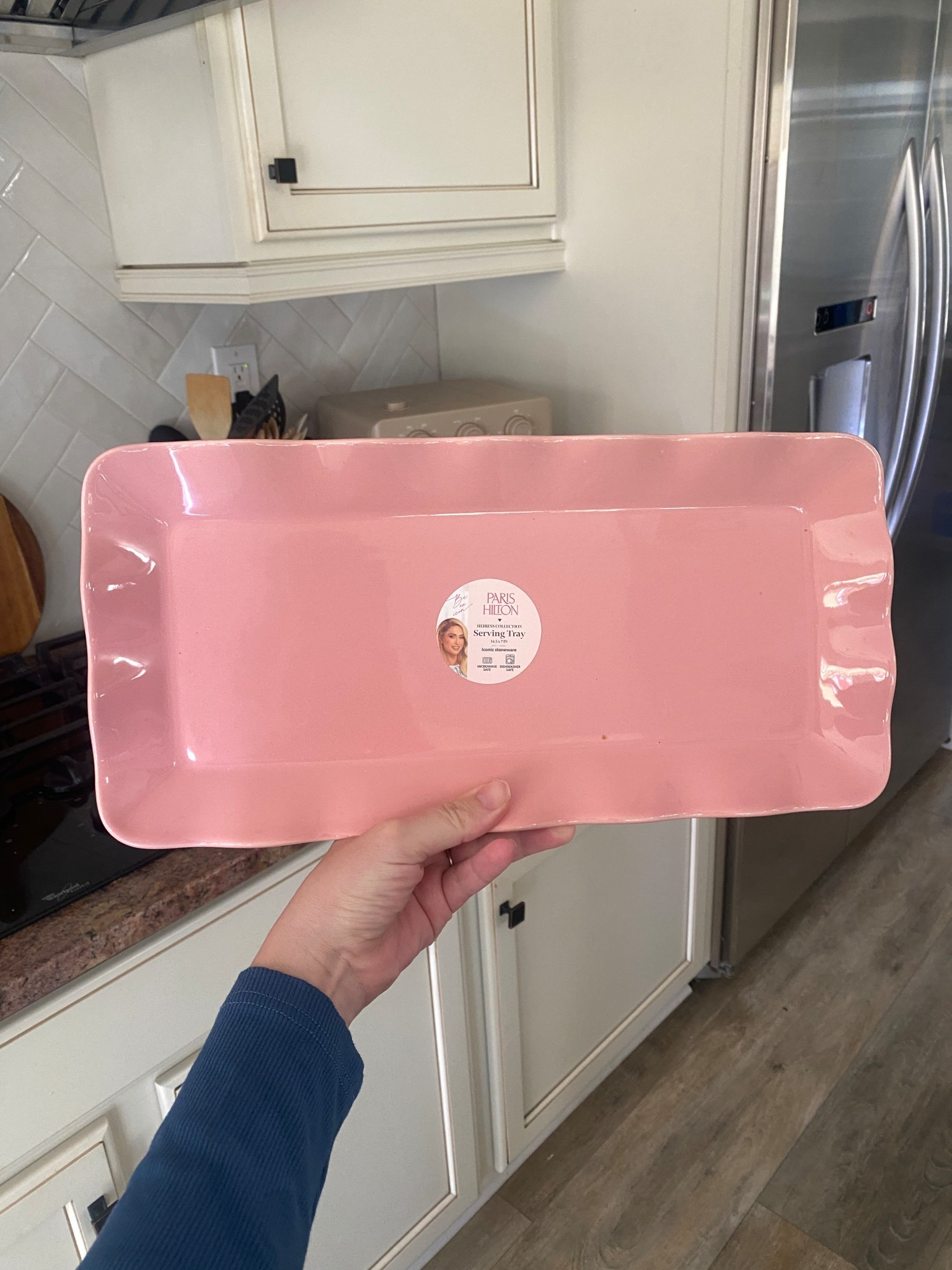 Under $13 for this pretty scalloped serving tray. ❤️

Paris Hilton
Walmart
Kitchen
Valentine
Galentine
Party 

#LTKfoodie #LTKValentine #LTKHome