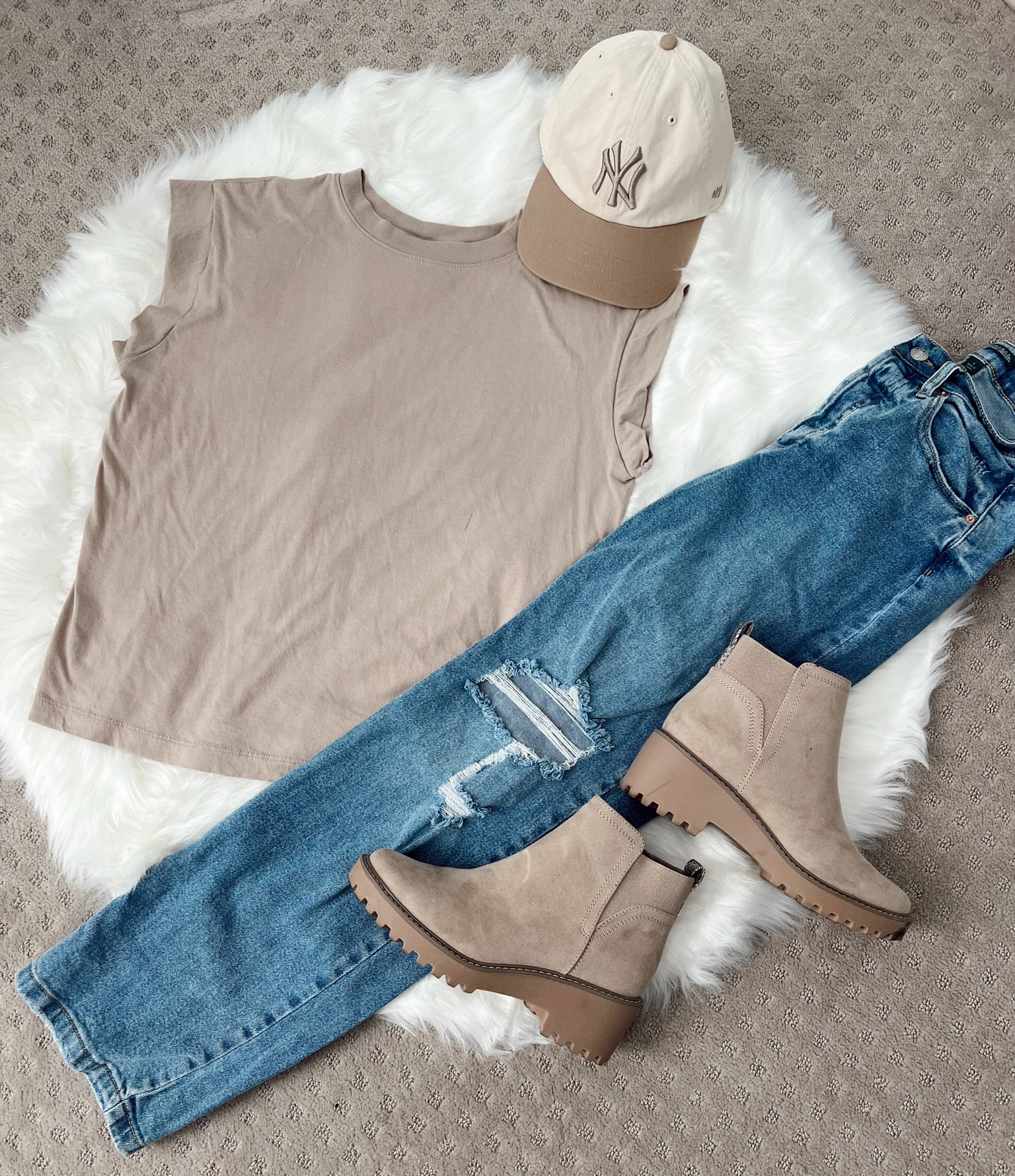 Target Outfit— 

This extended tee is one of my staples— 
size small / my tts

#LTKfindsunder50 #LTKstyletip