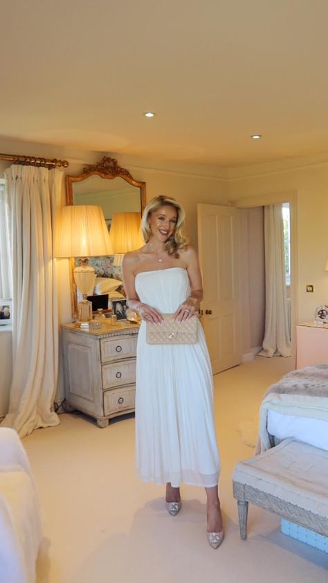 A look perfect for a Spring Evening Party 🤍 The most stunning Simkhai dress I have ever seen! Worn with my Manolos and classic Chanel bag 🌷 #luxury #partydress #goingout #classic #springparty

#LTKluxury #LTKspring #LTKpartywear