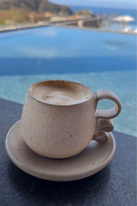 The cutest coffee mugs 

#kathleenpost #coffee #mugs #pottery

#LTKhome