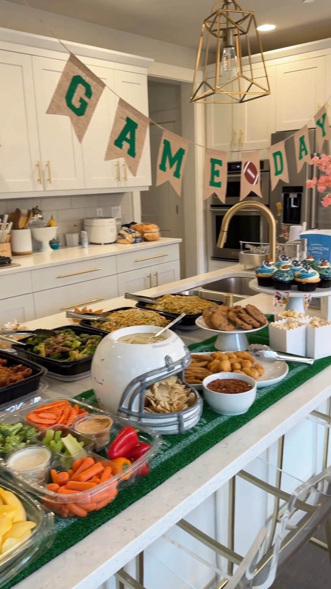 SEAHAWKS SUPER BOWL CHAMPS 💙💚🏈🏆 I’m not even a big sports person, but there’s something so special about watching your home team win the Super Bowl! It really felt like a story of redemption - the rematch with the Patriots after that 2015 loss, a quarterback so many teams doubted and let go, a philanthropic woman owner leading the organization, a head coach who almost went into finance before choosing football, and a halftime show with a powerful message. I’m so excited to see Seattle get lit this week. Let’s go Hawks! 💙💚


#superbowlchamps #superbowllx #seahawks helmet chip and dip server, football party supplies, table runner, napkins, tulips, popcorn boxes, cake toppers, Pen holder, football giant coloring banner, mini footballs, football party supplies