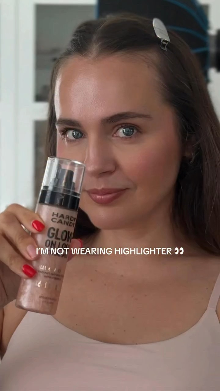 This setting spray is INSANE! It looks like I’m wearing highlighter all over my face
#makeup #newmakeup #settingspray #glowymakeup #dewymakeup