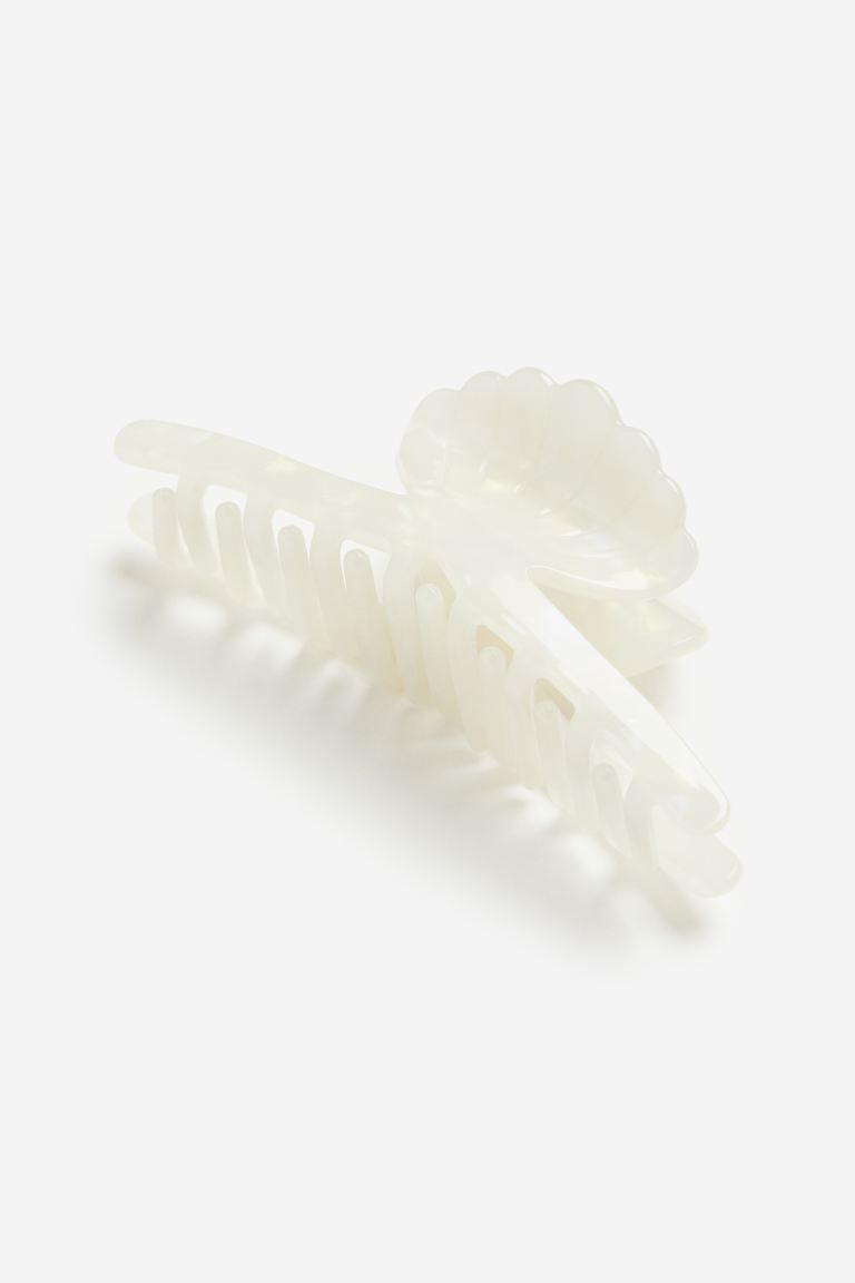 Shell-shaped hair claw - White - Ladies | H&M GB | H&M (UK, MY, IN, SG, PH, TW, HK)