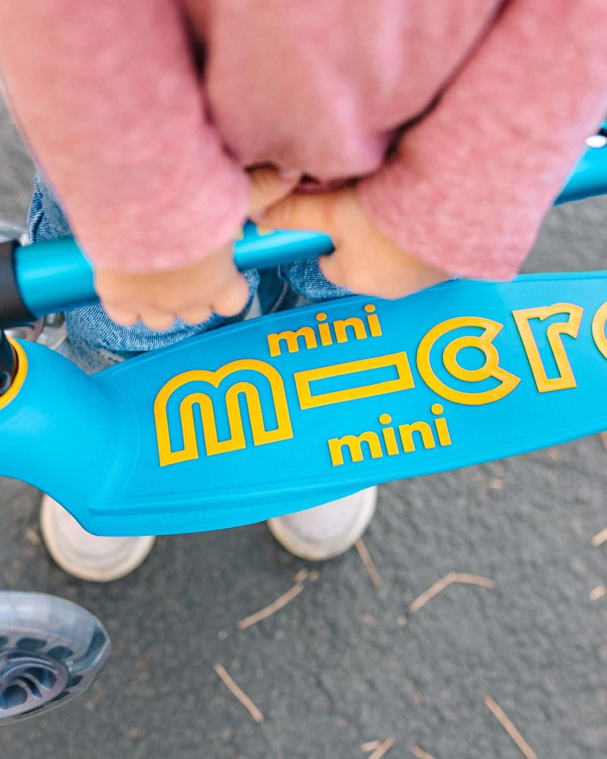 Looking for a last minute gift for the kids? These scooters are perfect for any age! Plus, who doesn’t love a gift you don’t have to wrap? You can just leave it by the tree with a bow on Christmas morning and watch their faces light up! 