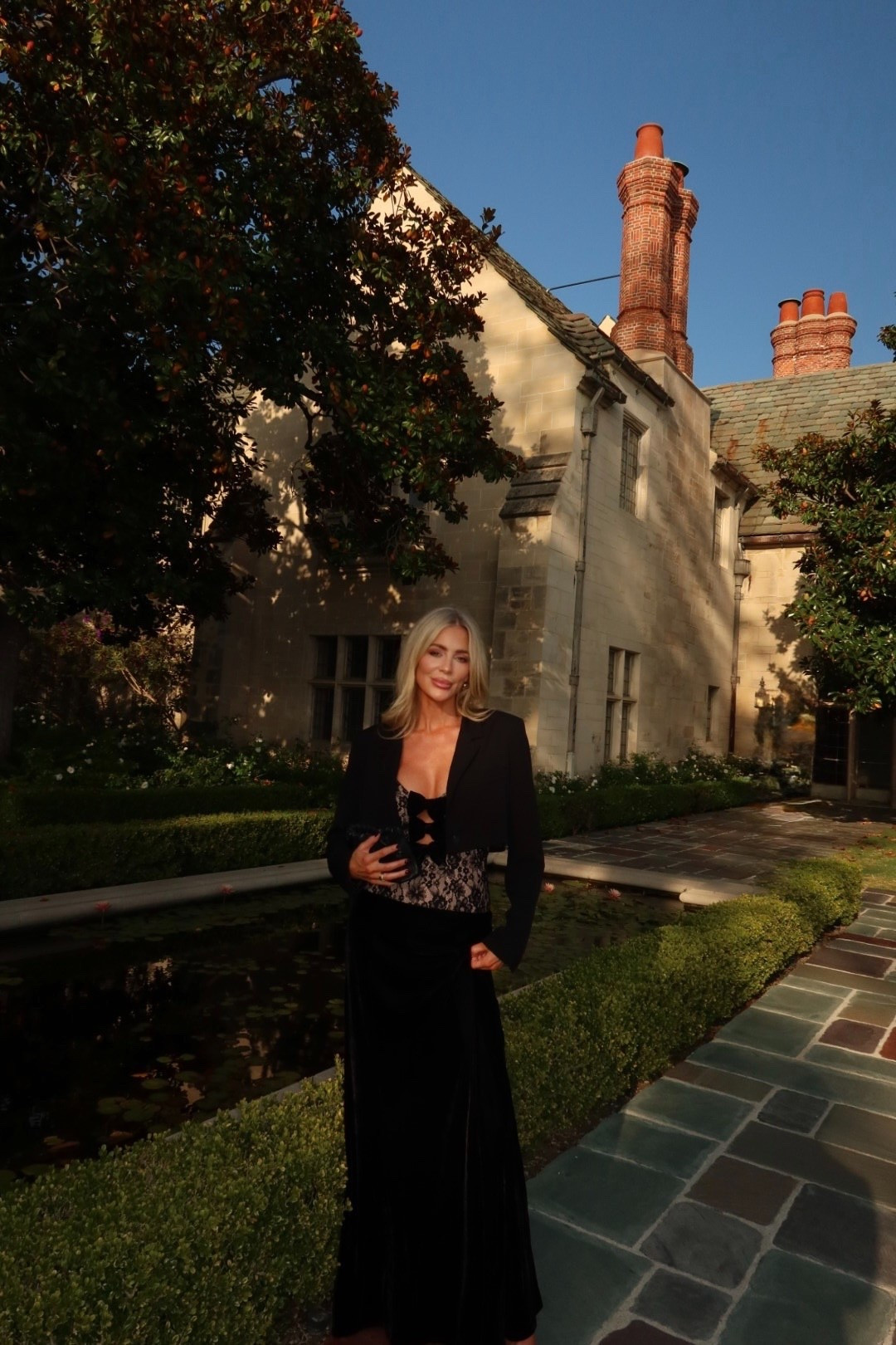 The perfect winter wedding guest dress 🖤

#LTKSeasonal #LTKStyleTip #LTKHoliday