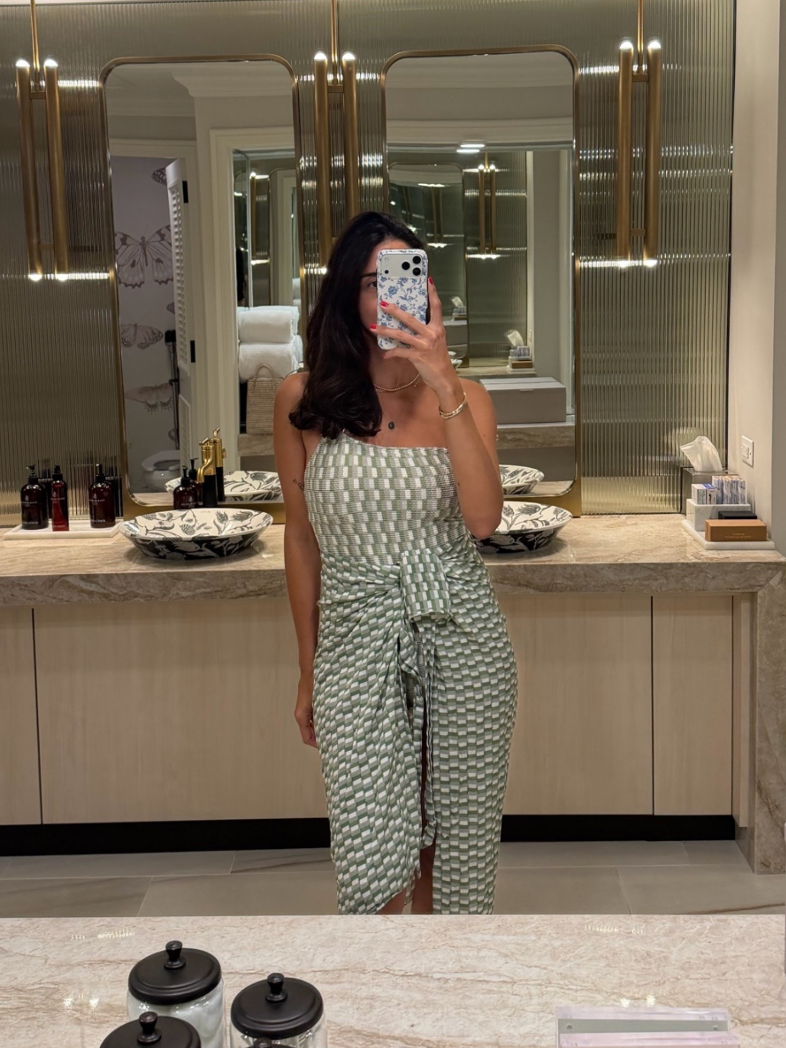 What I wore to the pool/spa at the four seasons hotel in Chicago

#LTKootd #LTKgrwm #LTKSeasonal
