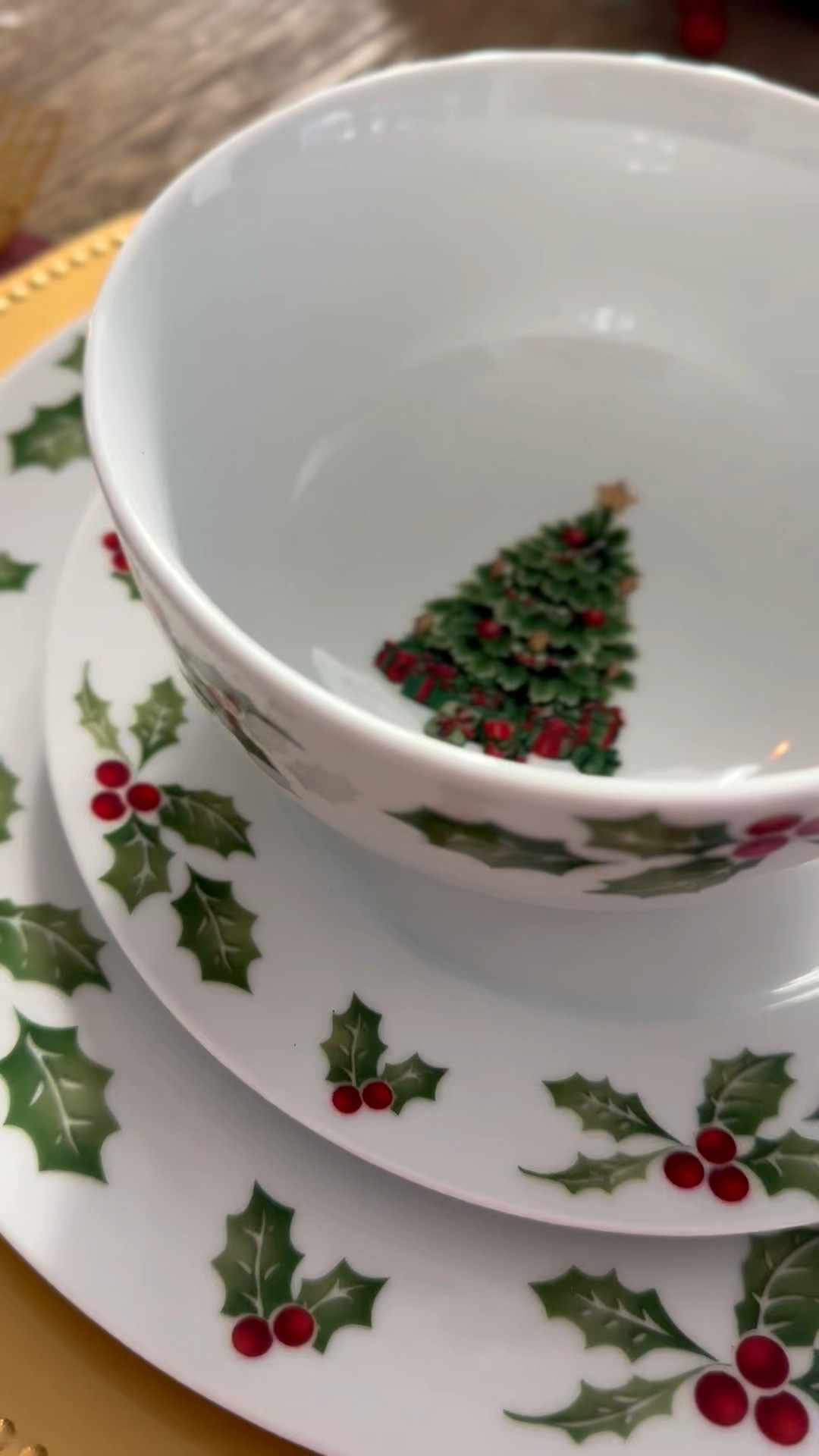 The perfect holiday Christmas dinnerware table dinner set #holiday #christmas 

#LTKSeasonal #LTKHome #LTKHoliday