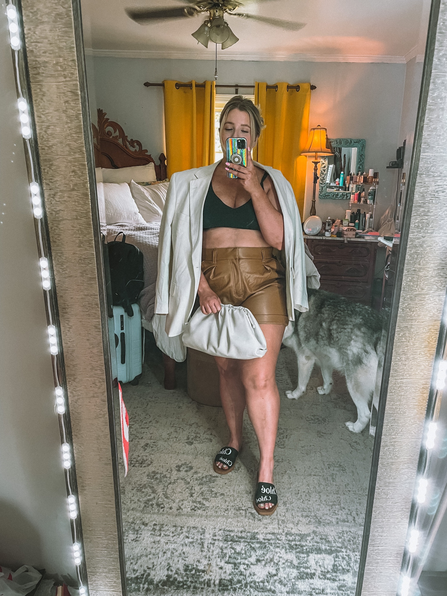 Travel day outfit but we’re soaking in self tan 