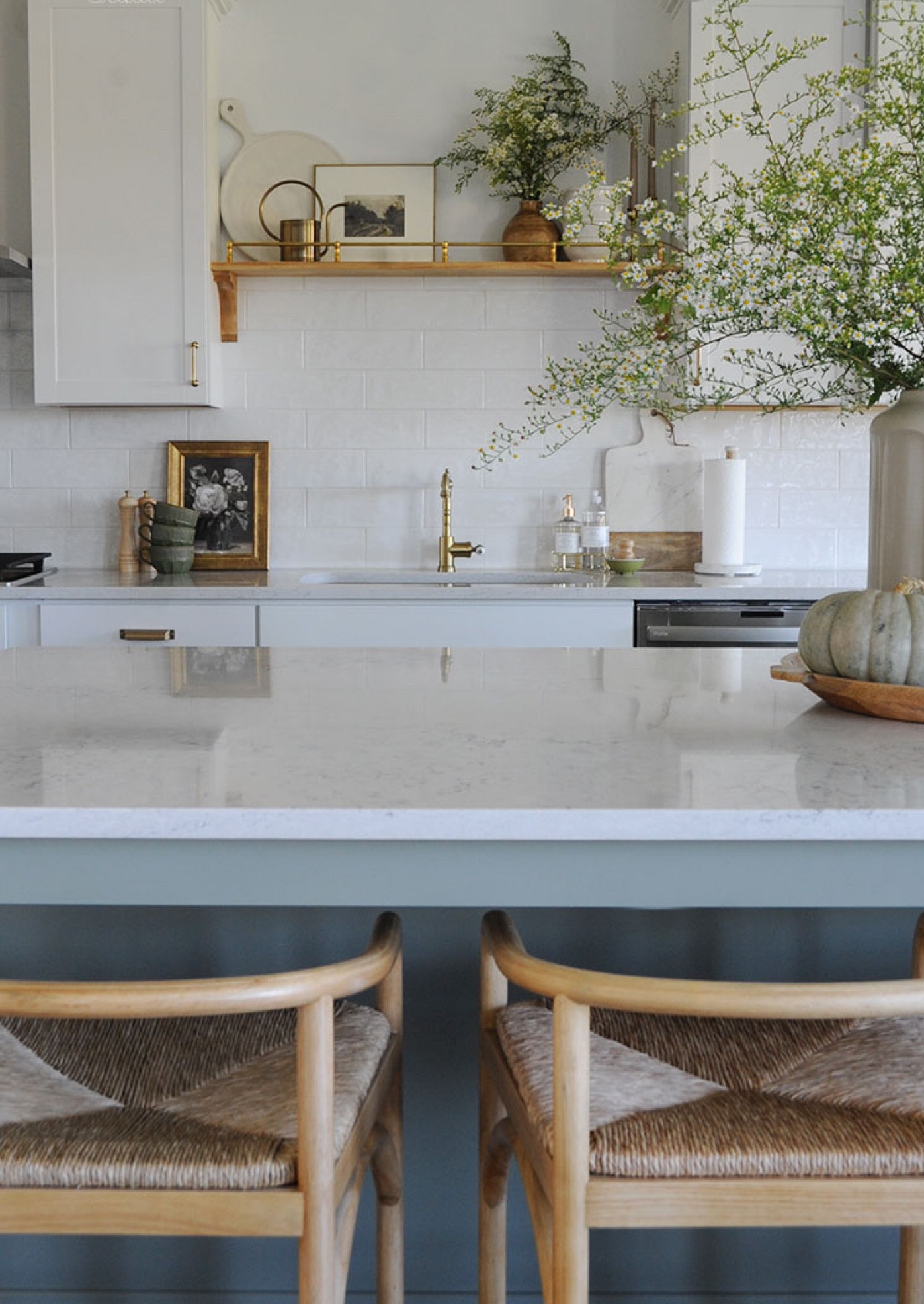 Our new kitchen… #kitchen #kitchenshelf #greenkitchen 

#LTKHoliday #LTKSeasonal #LTKhome