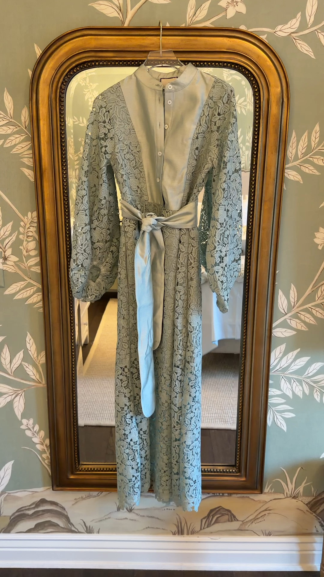 Found the most perfect Spring dress from @Tuckernuck for all your spring events! 

Baptism, newborn photos, Easter, wedding guest dress 