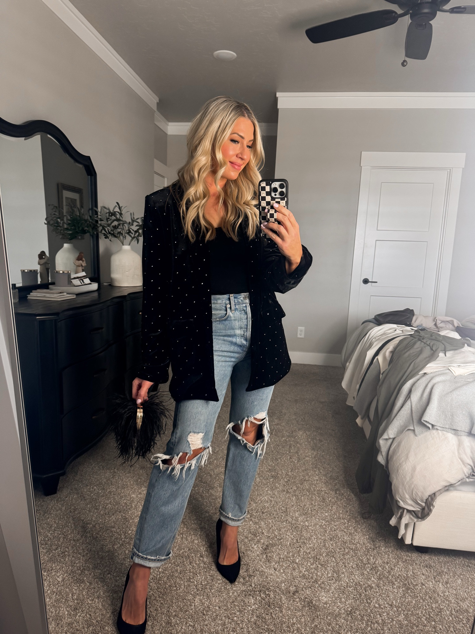 Holiday outfit idea 
Velvet blazer 
Agolde denim 
Christmas party outfit 
Size down one size in these jeans 

#LTKParties #LTKHoliday #LTKFindsUnder50