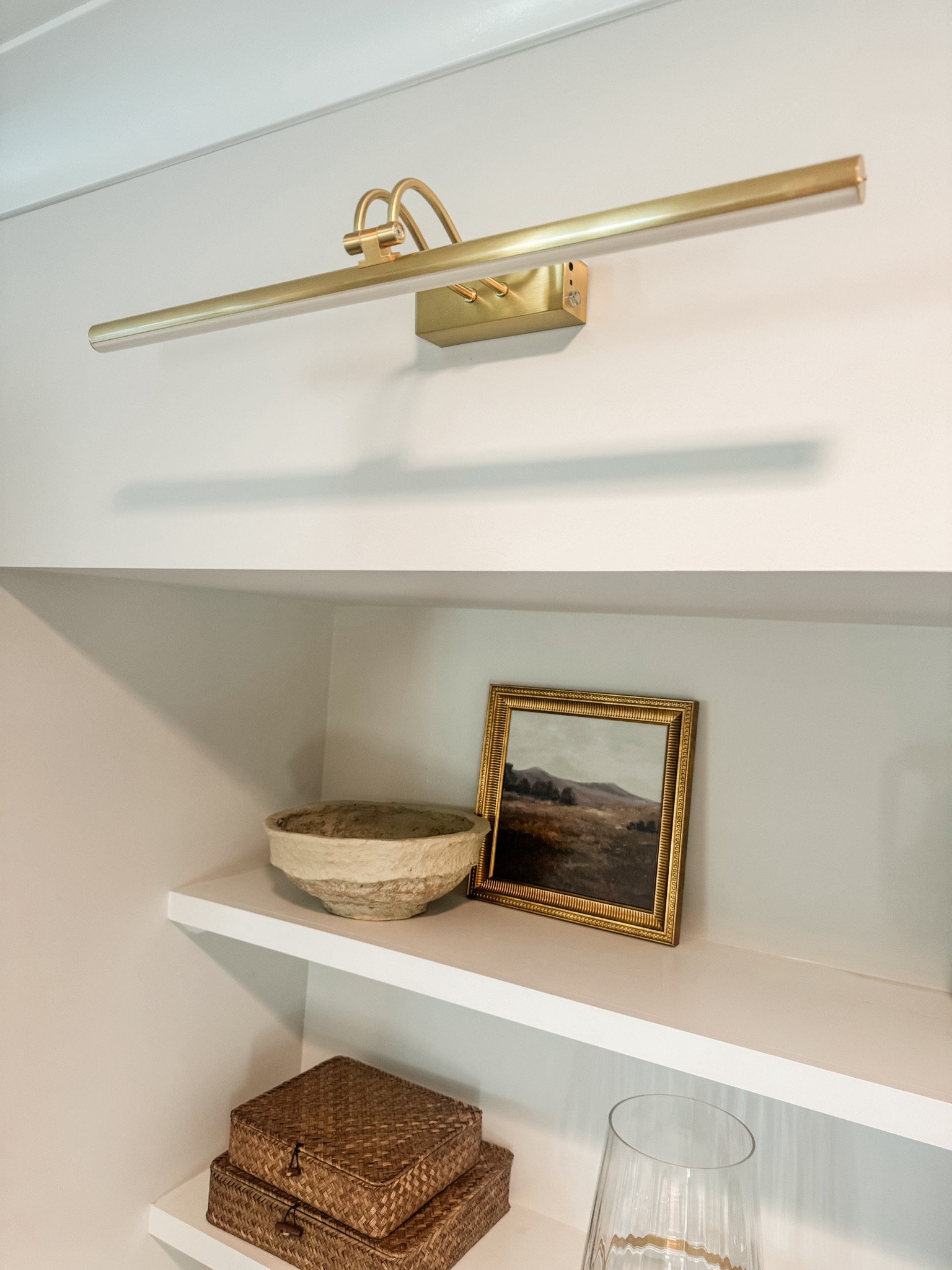 Battery operated picture light

#LTKfindsunder50 #LTKhome #LTKstyletip