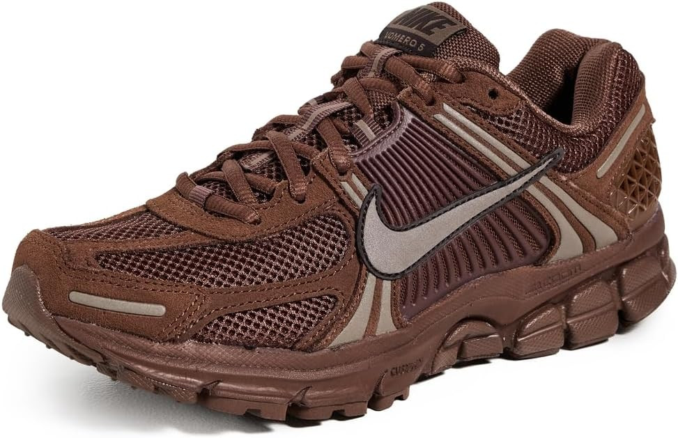 Nike Women's Zoom Vomero 5 Sneakers | Amazon (US)