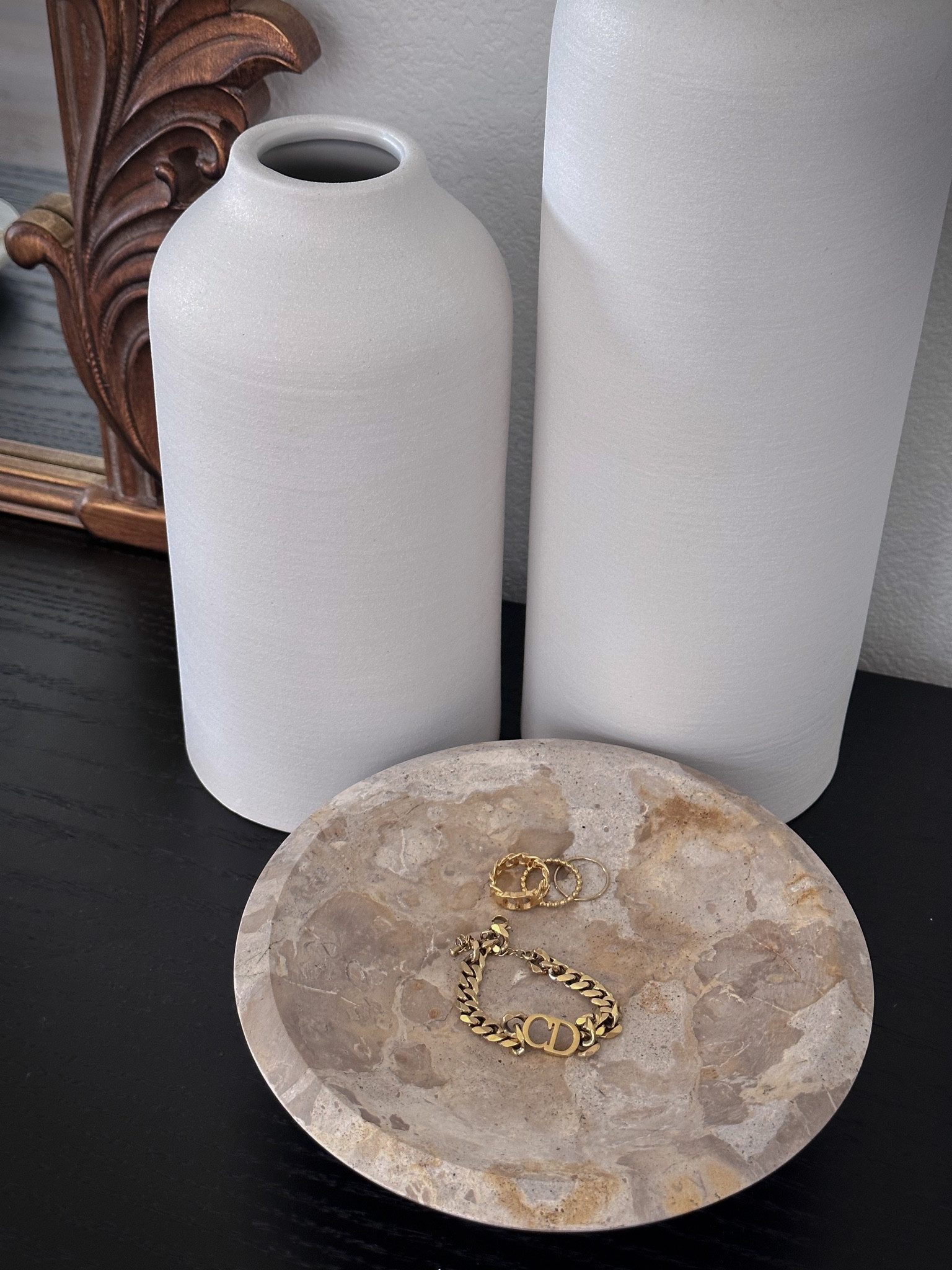 Studio McGee home decor new arrival!
I love this neutral marble pedestal dish. Perfect for an entryway table, as a key tray, a jewelry keep all or even to set a candle on. 


#LTKFind #LTKhome #LTKSeasonal