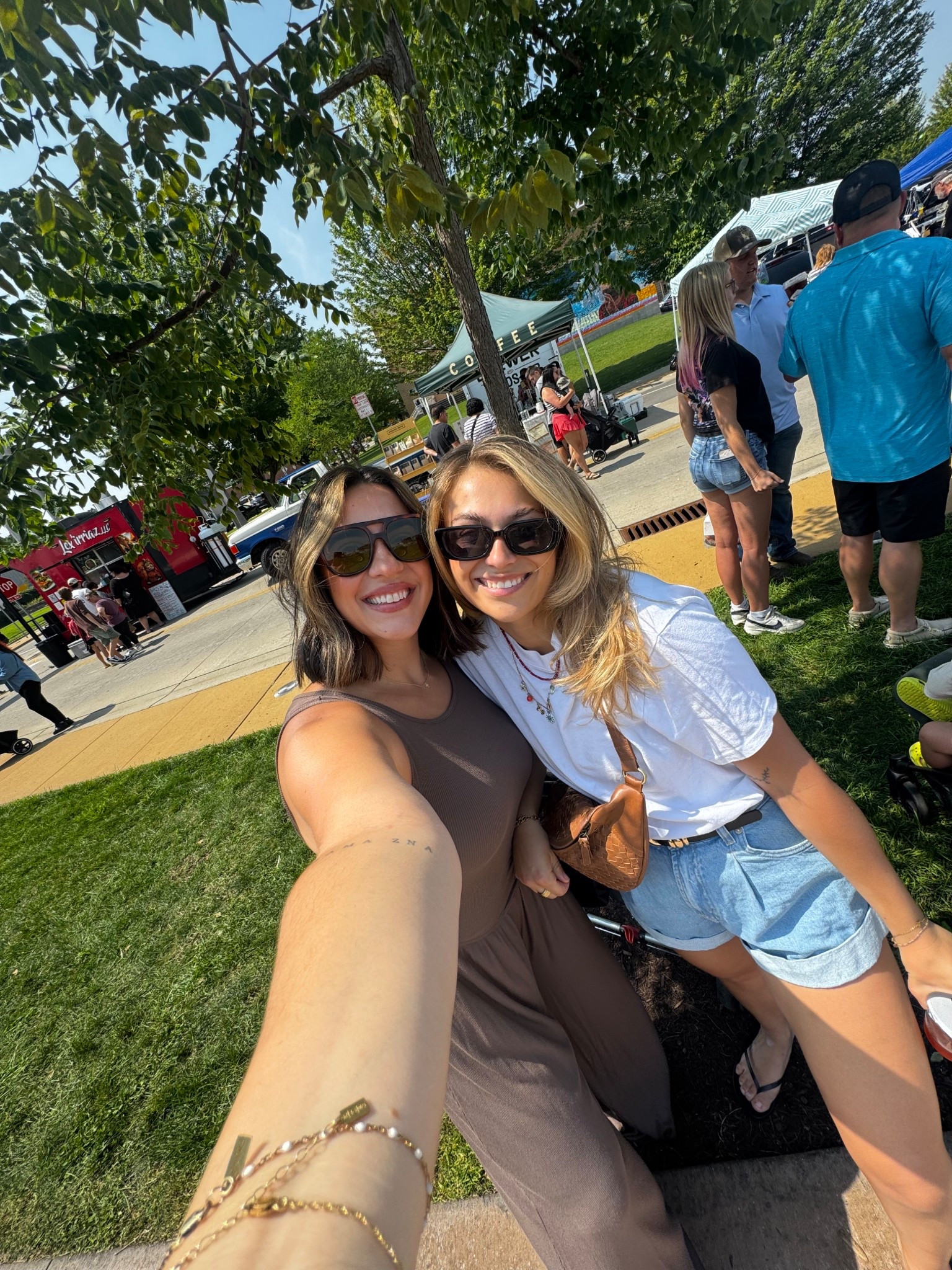 Summer midsize mom outfits! Cassidy wear S in shorts and I would do a M in those. My jumper is size M. 