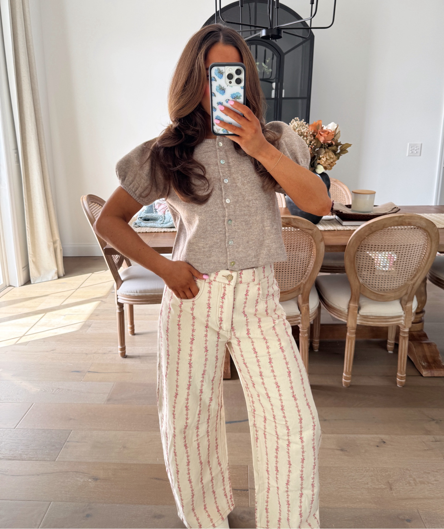 Country cool meets floral flair 🌸🤠 Rocking these white jeans with a pretty floral lining — perfect for stomping to the beat in style! 

#LTKTravel #LTKParties #LTKStyleTip