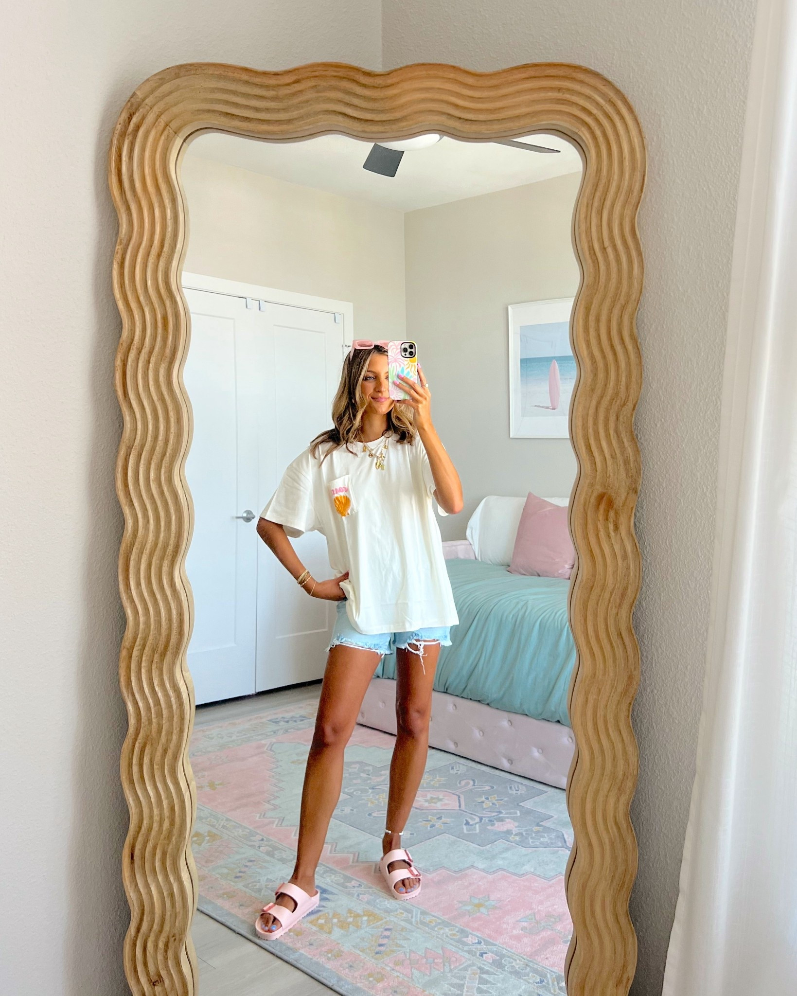 summer outfit idea from Buckle! 💕 wearing a medium in this tee and a 24 in the shorts 