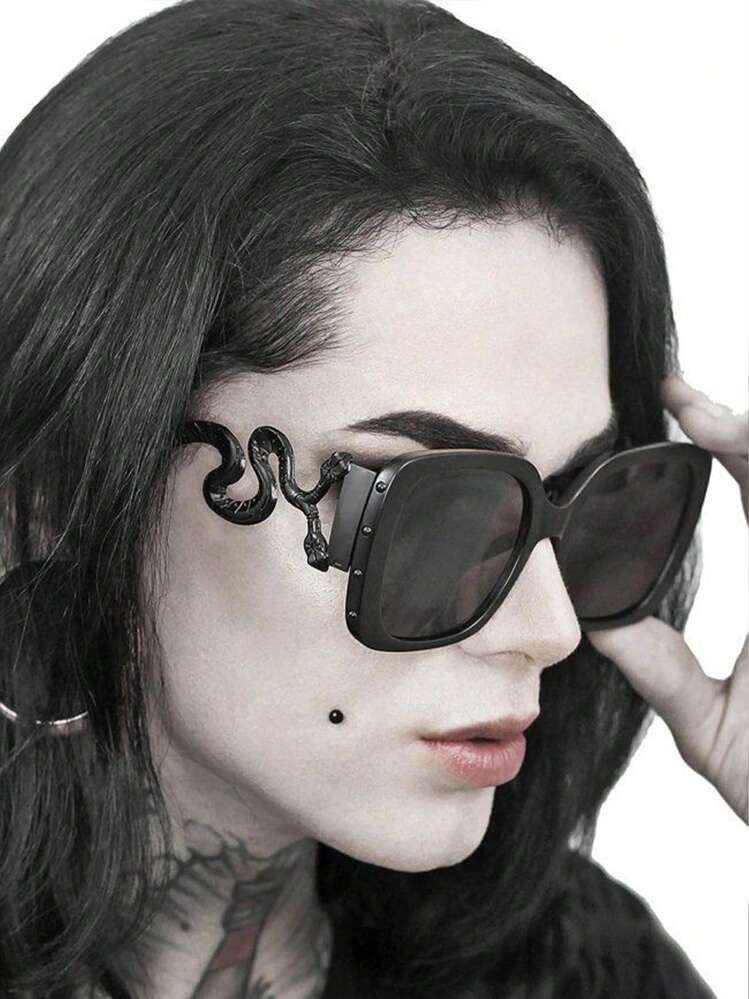 1pc Double Headed Snake British Retro Oversized Square Metal Fashion Glasses Dark Gothic Style Retro Personalized Fashion Men's And Women's Glasses Halloween Christmas Decoration Beach Accessories For Women Glasses Shades Beach Accessories For Women Glasses Shades | SHEIN