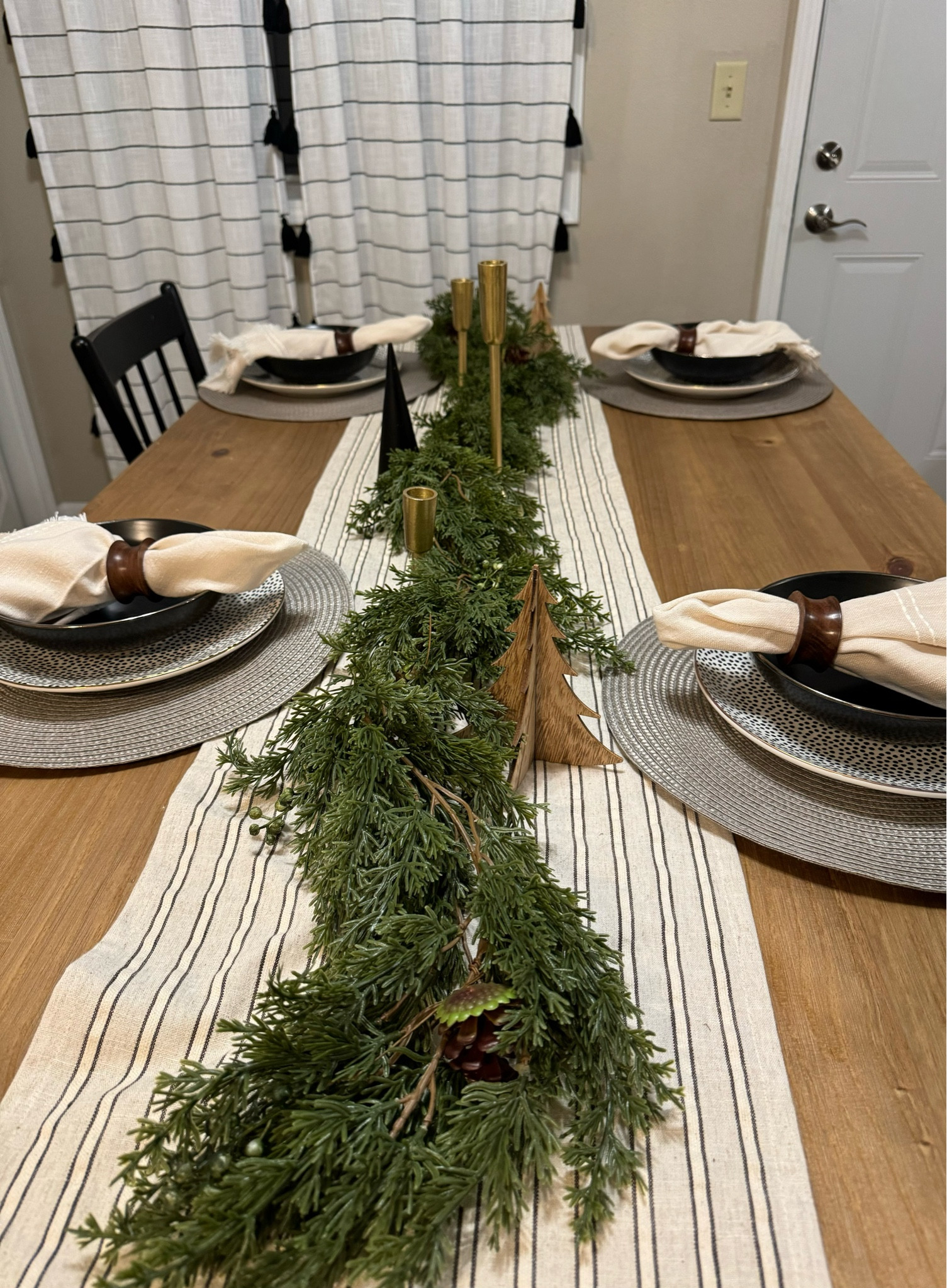 Table 

#LTKfindsunder50 #LTKHoliday #LTKhome