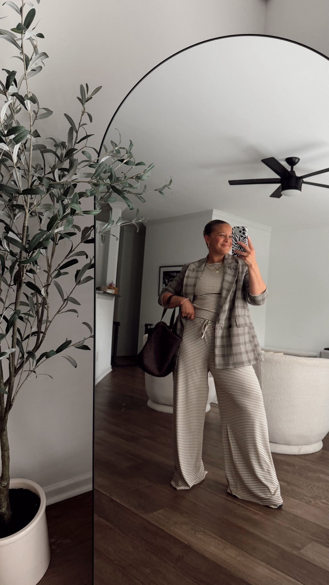 Casual OOTD — wearing size 12 in the top and pants 
