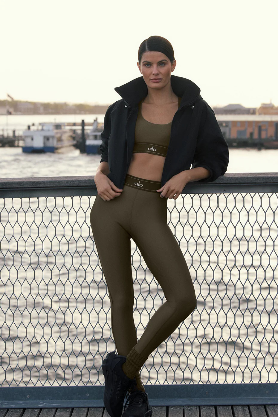 ALO | Airlift High-Waist Suit Up Legging in Olive Tree/Olive Tree Green, Size: 2XS | Alo Yoga (US)