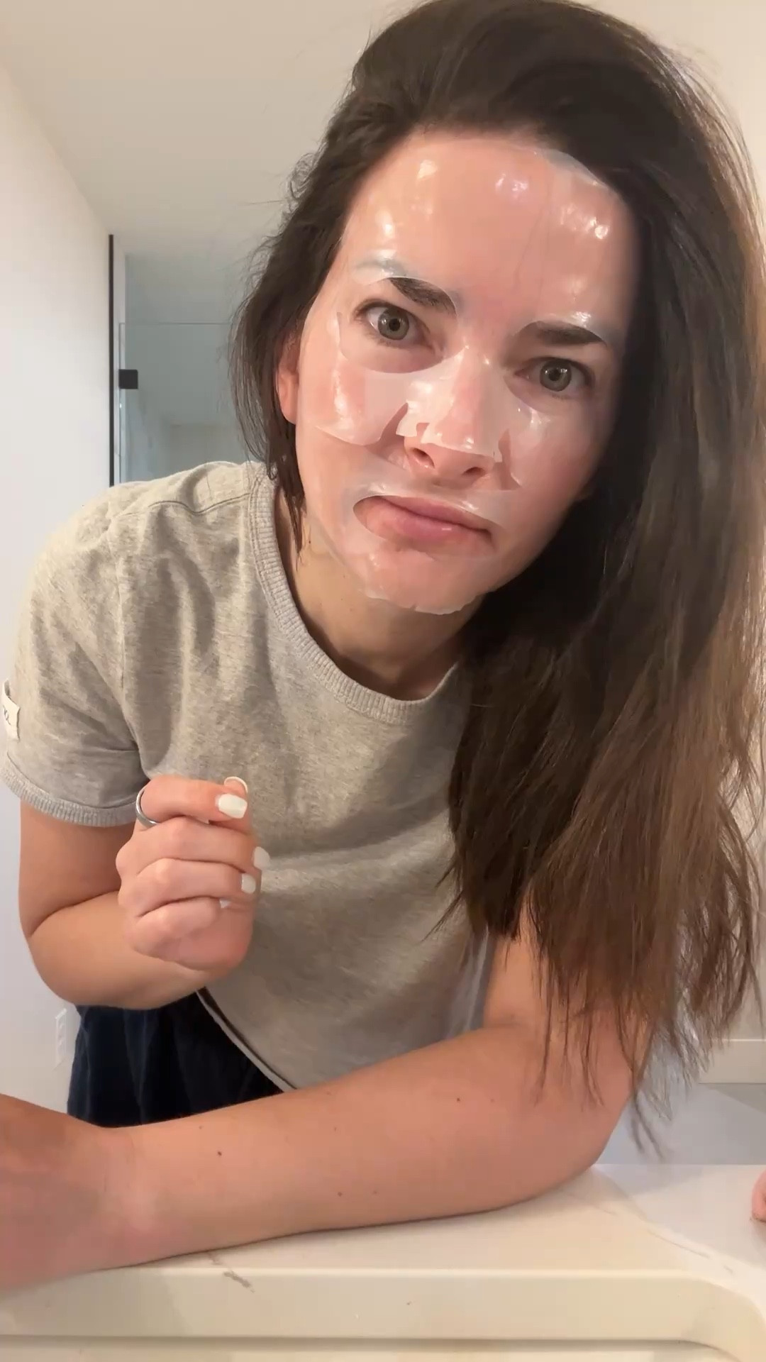 Ultimate hydration mask for glass skin. Acne girlie and no breakouts with this one for me! The pink and blue combo 👩‍🍳  💋 