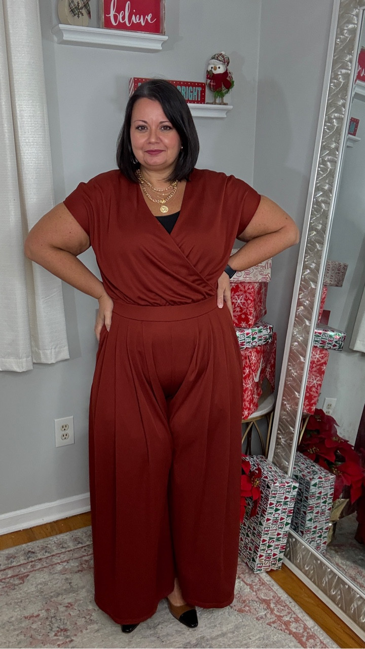 This burnt orange jumpsuit from @halara_official is giving total fall vibes 🍁🪾🍂
.
#jacquelinethequeen #halara #plussizejumpsuit #teacherootd #teacherstyle #fallstyle #fallcolors #tomsriver #tomsriverlocal

#LTKootd #LTKPlusSize #LTKMidsize