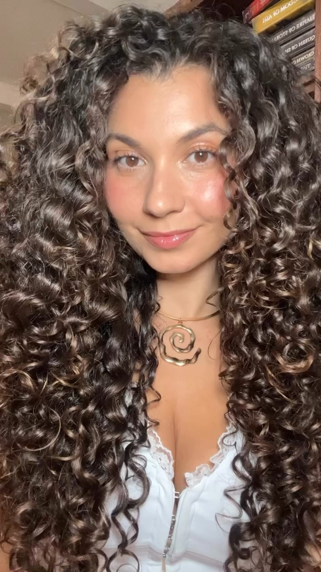 30 something makeup routine! small thin layers over all the products + powders friendly to aging skin. ♡ 

#30something #makeuptutorial #basemakeup #over30makeup #glowybasemakeup