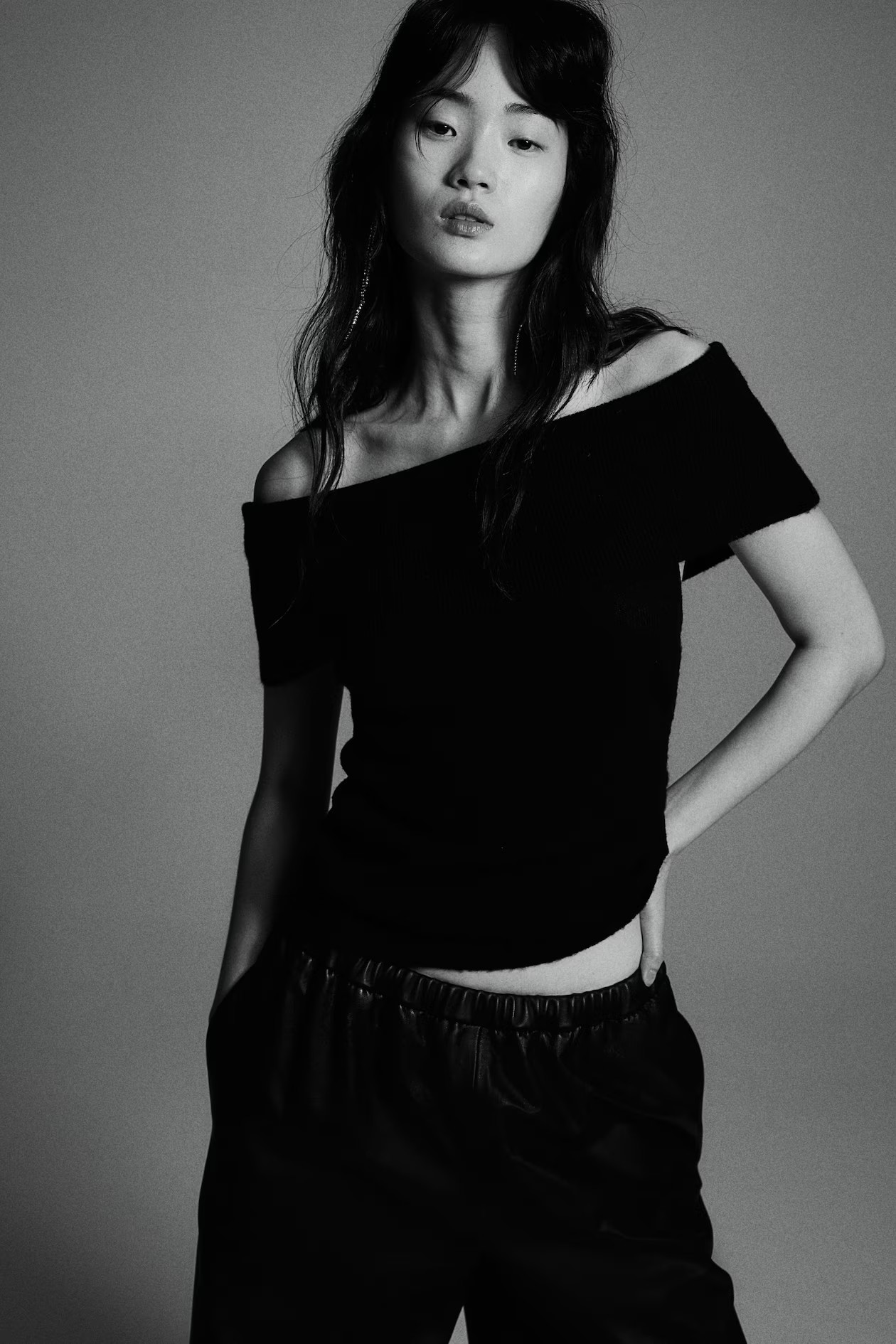 Schulterfreies Stricktop - Schwarz - Ladies | H&M AT | H&M (DE, AT, CH, NL, FI)