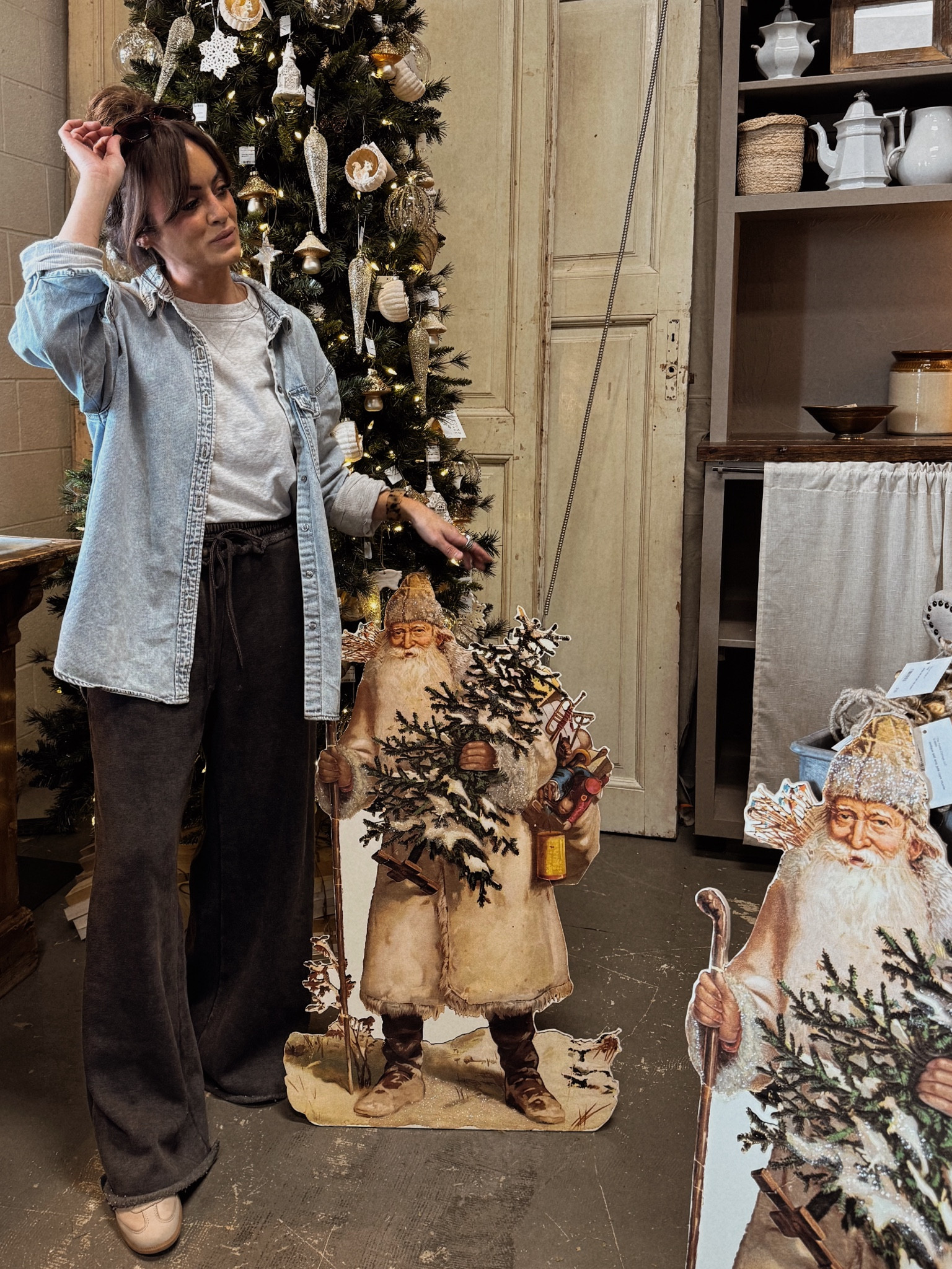 Cozy Monday mom fit of the day. 


Most of these items are older, but I found some similar to get the look for you: 

#LTKActive #LTKSeasonal