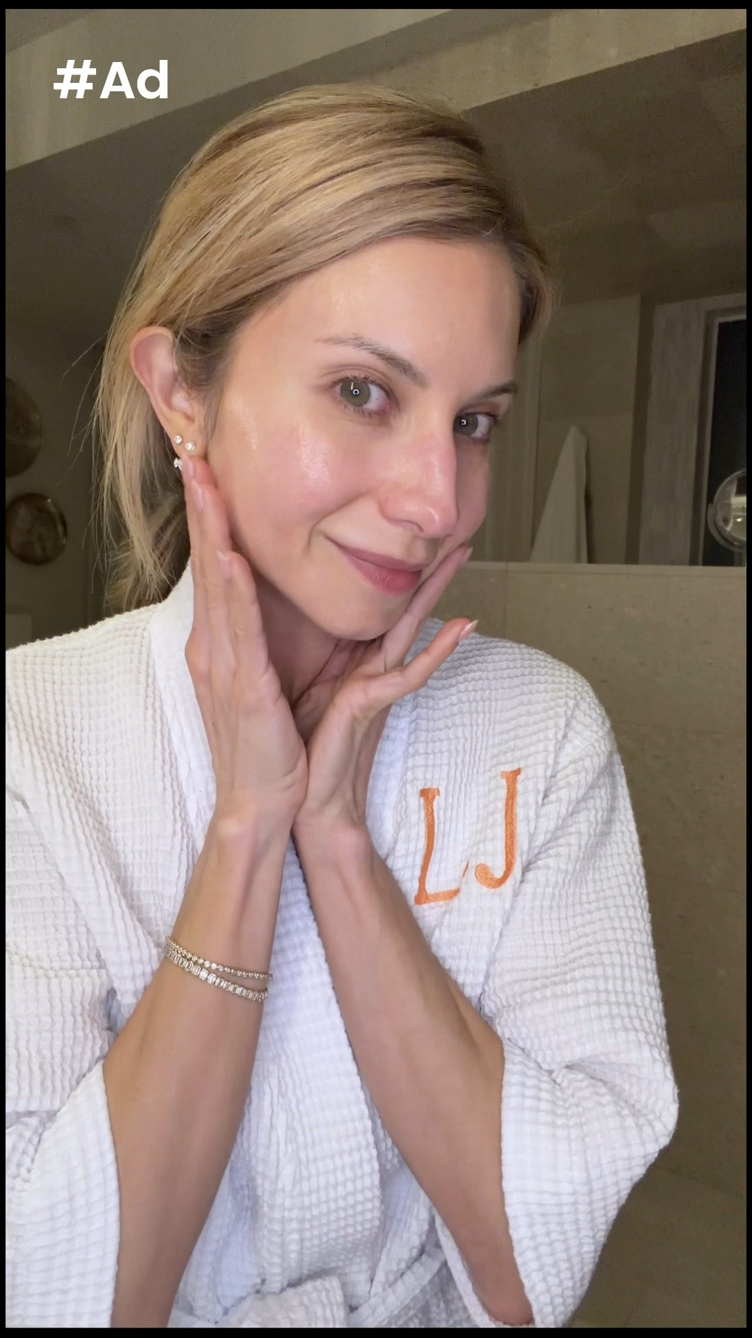 #ad I teamed up with @Target and @Rocskincare to try the new RoC Line Smoothing two-step peel pads.  An affordable, at-home peel inspired by professional treatments, without the downtime or cost. Two easy steps, no rinse, and I noticed an immediate glow with smoother texture and more refined pores after a few uses. If you’ve been curious about peels, grab these at Target ✨
#roc_partner #rocskincare #skintok #targetpartner #Target #liketkit @shop.ltk 

#LTKBeauty #LTKOver40